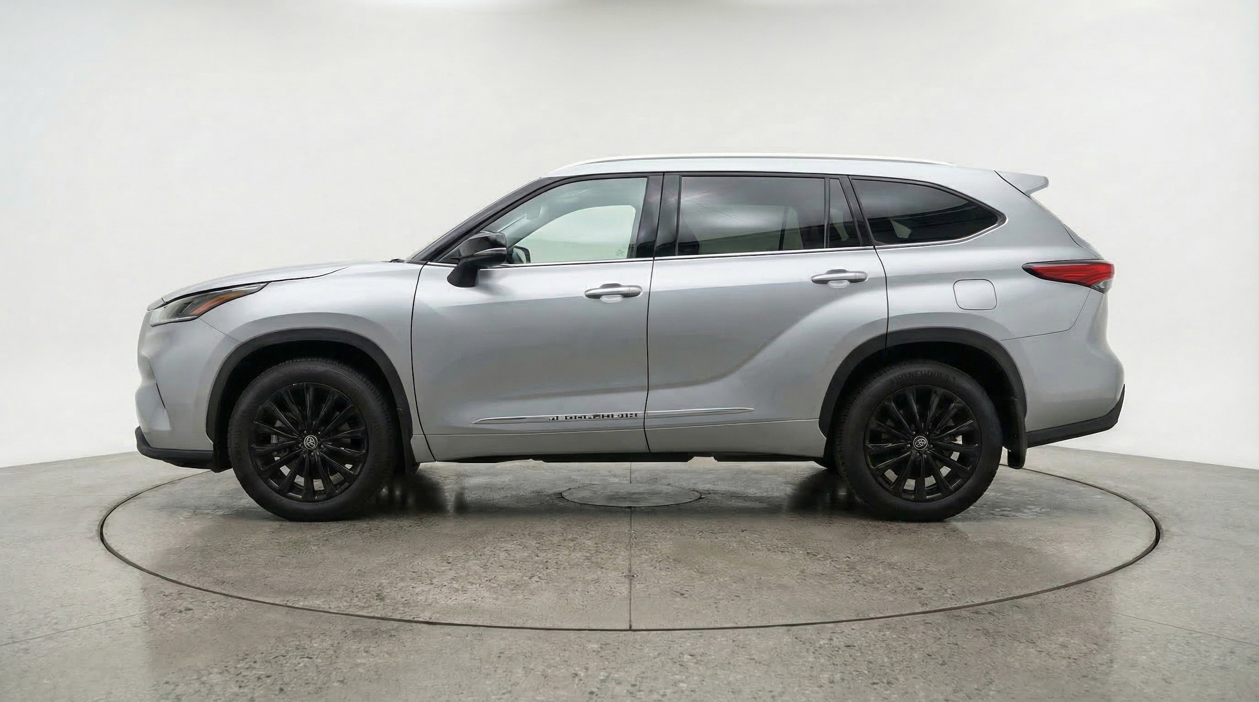 Thumbnail: 2025 Toyota Highlander - 5