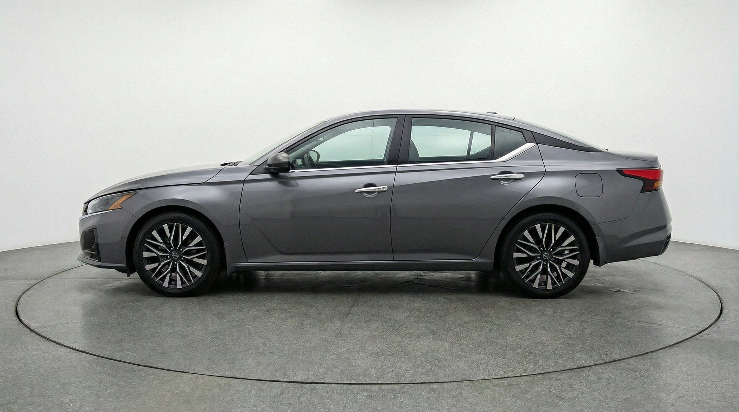 Thumbnail: 2025 Nissan Altima - 5