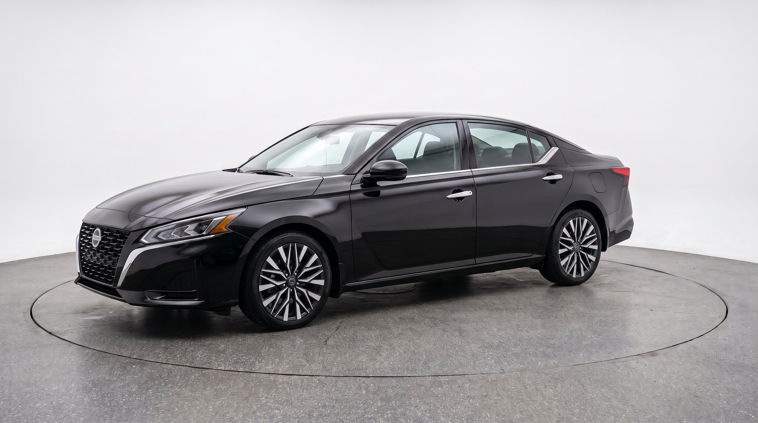 Thumbnail: 2025 Nissan Altima - 3