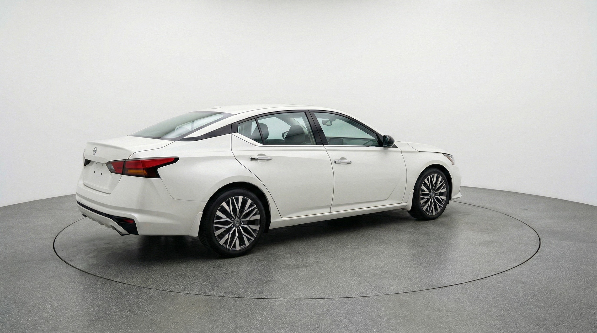 Thumbnail: 2025 Nissan Altima - 9