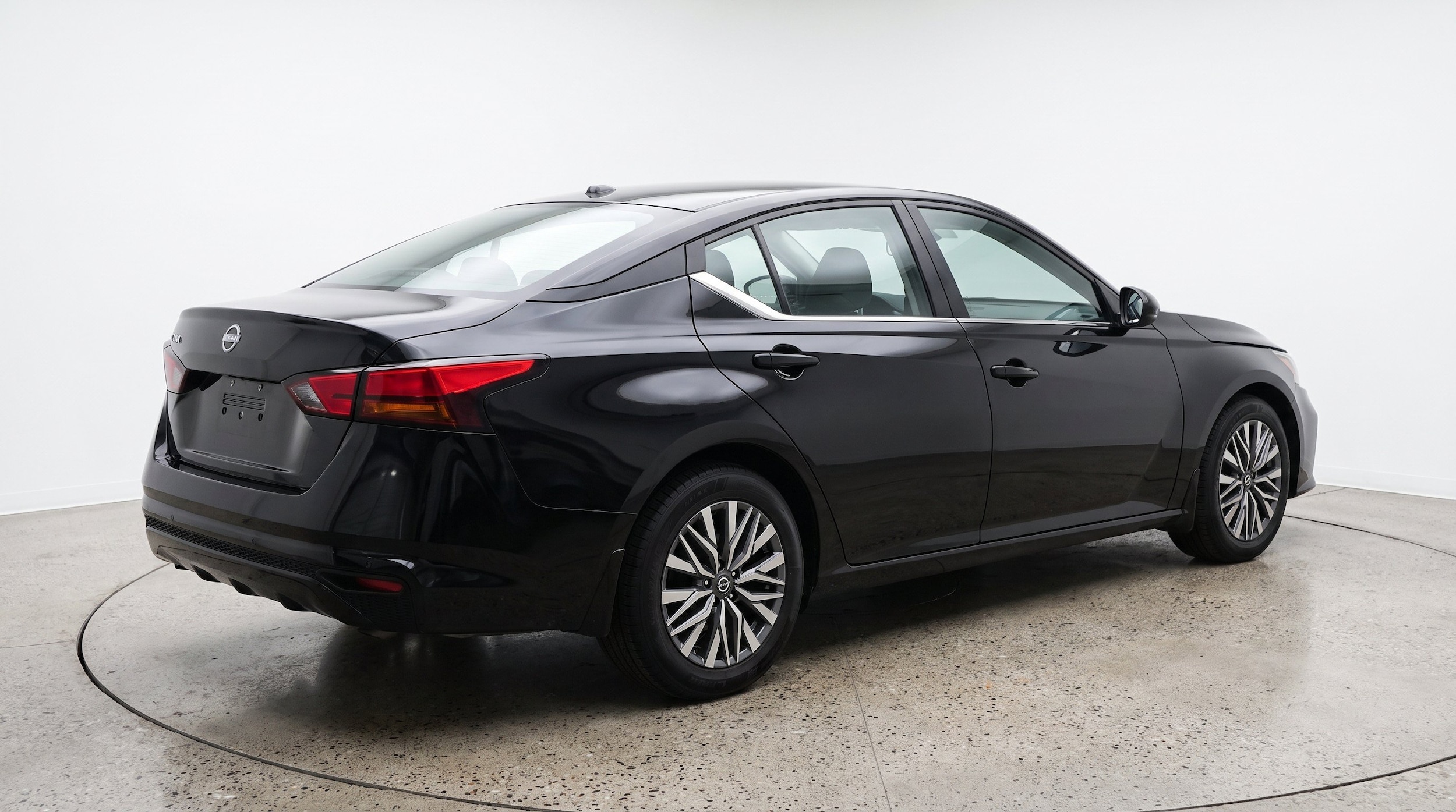 Thumbnail: 2025 Nissan Altima - 9