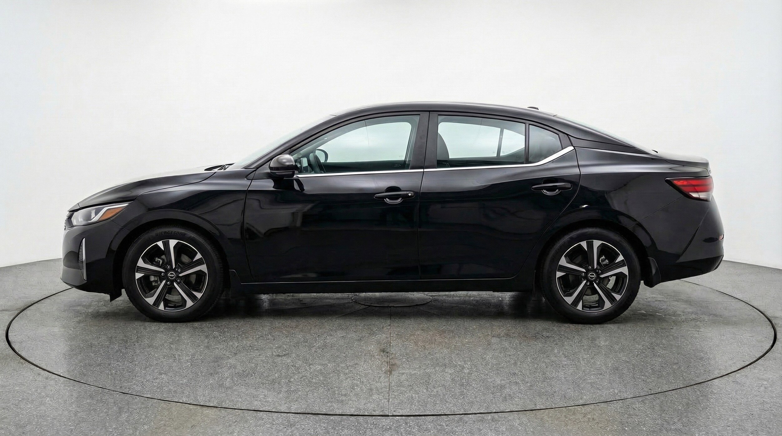 Thumbnail: 2025 Nissan Sentra - 5