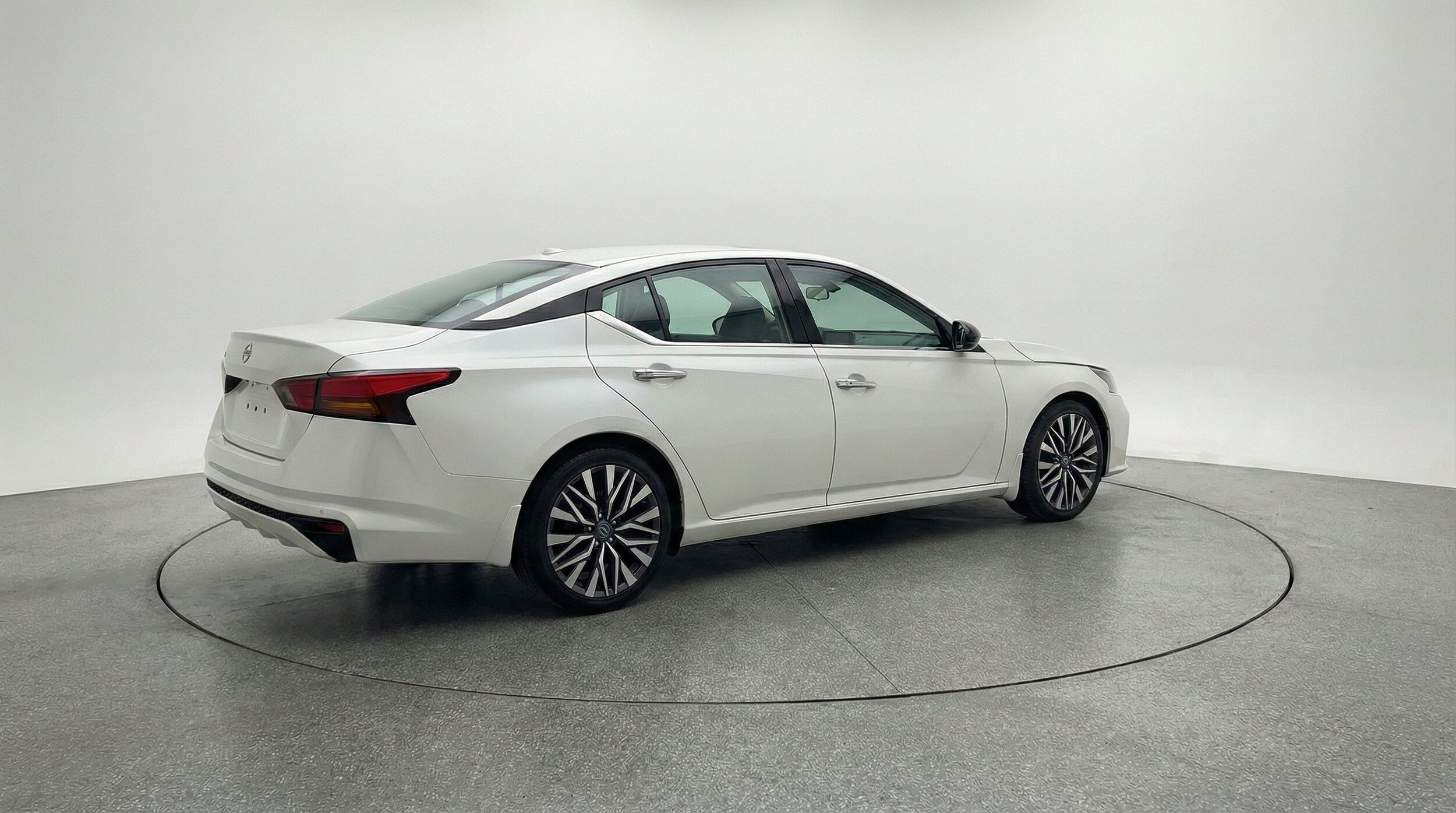 Thumbnail: 2025 Nissan Altima - 9