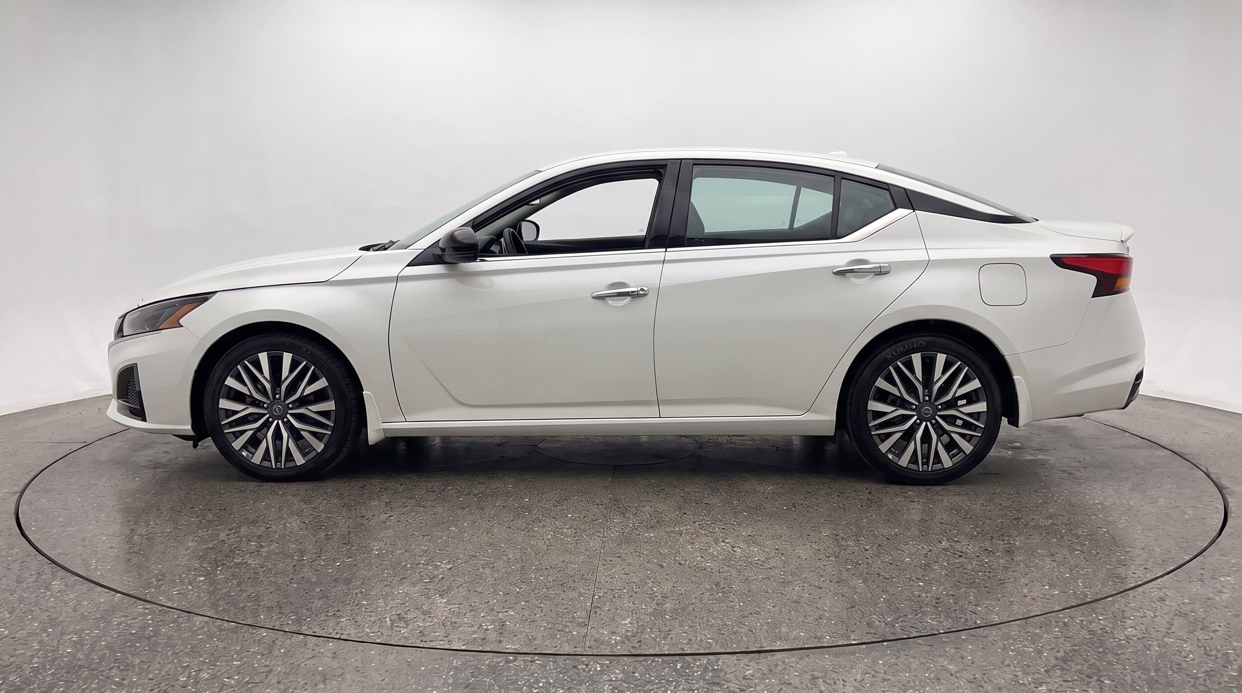 Thumbnail: 2025 Nissan Altima - 5