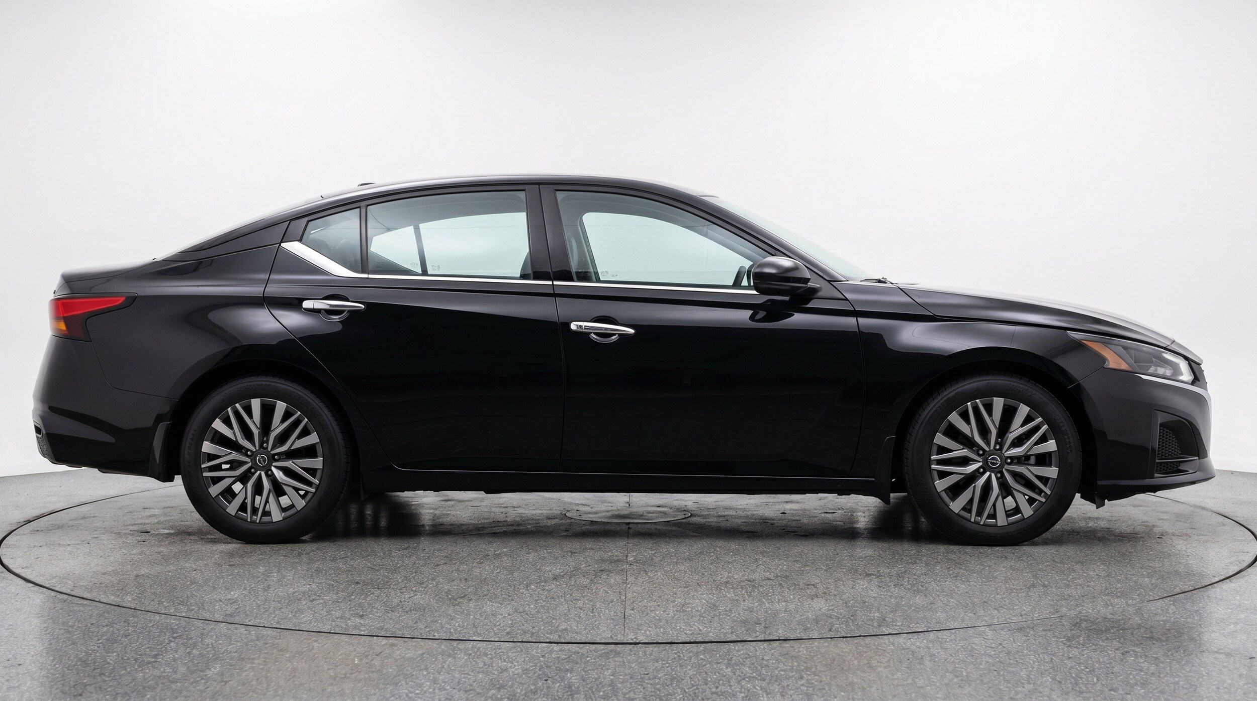 Thumbnail: 2025 Nissan Altima - 10