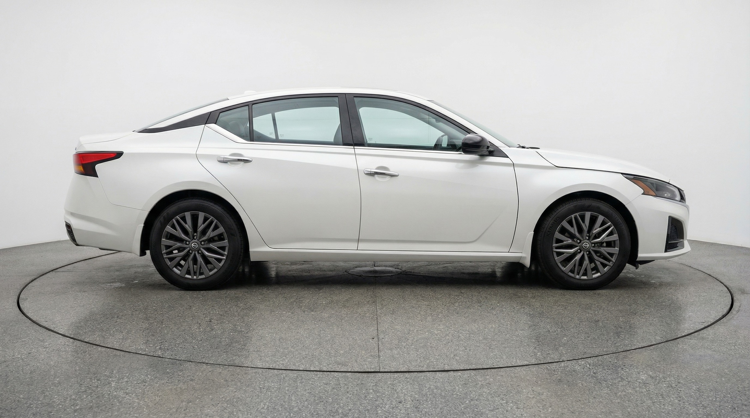 Thumbnail: 2025 Nissan Altima - 8