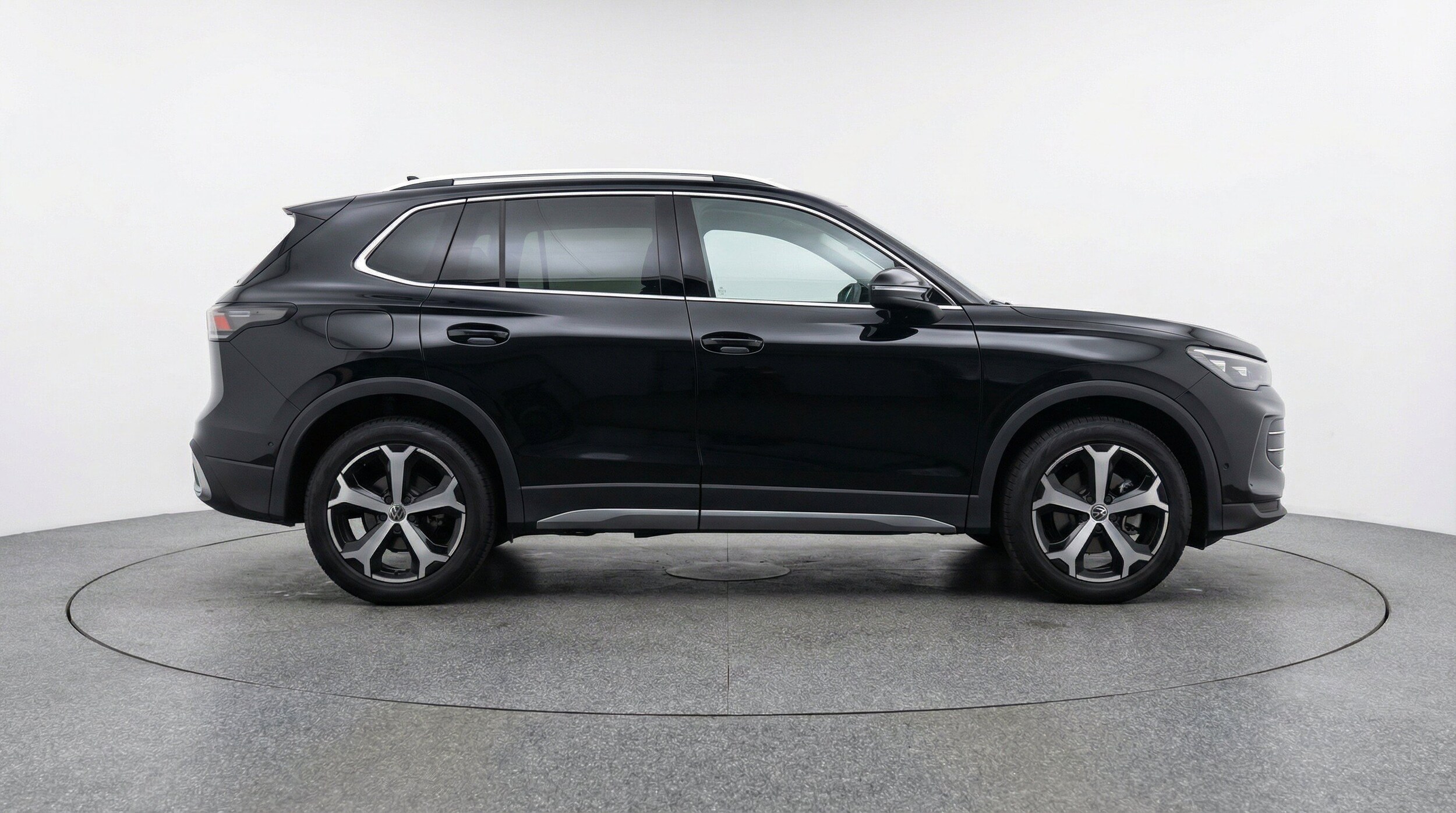 Thumbnail: 2026 Volkswagen Tiguan - 11