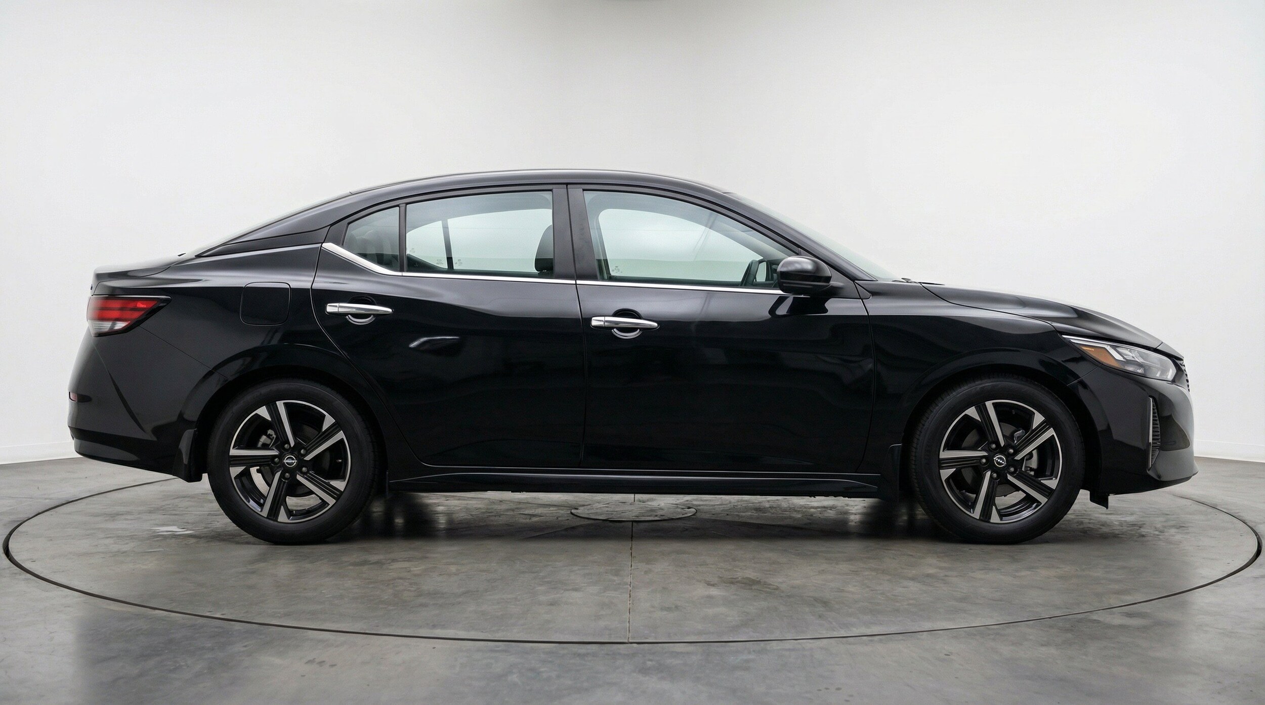 Thumbnail: 2025 Nissan Sentra - 10