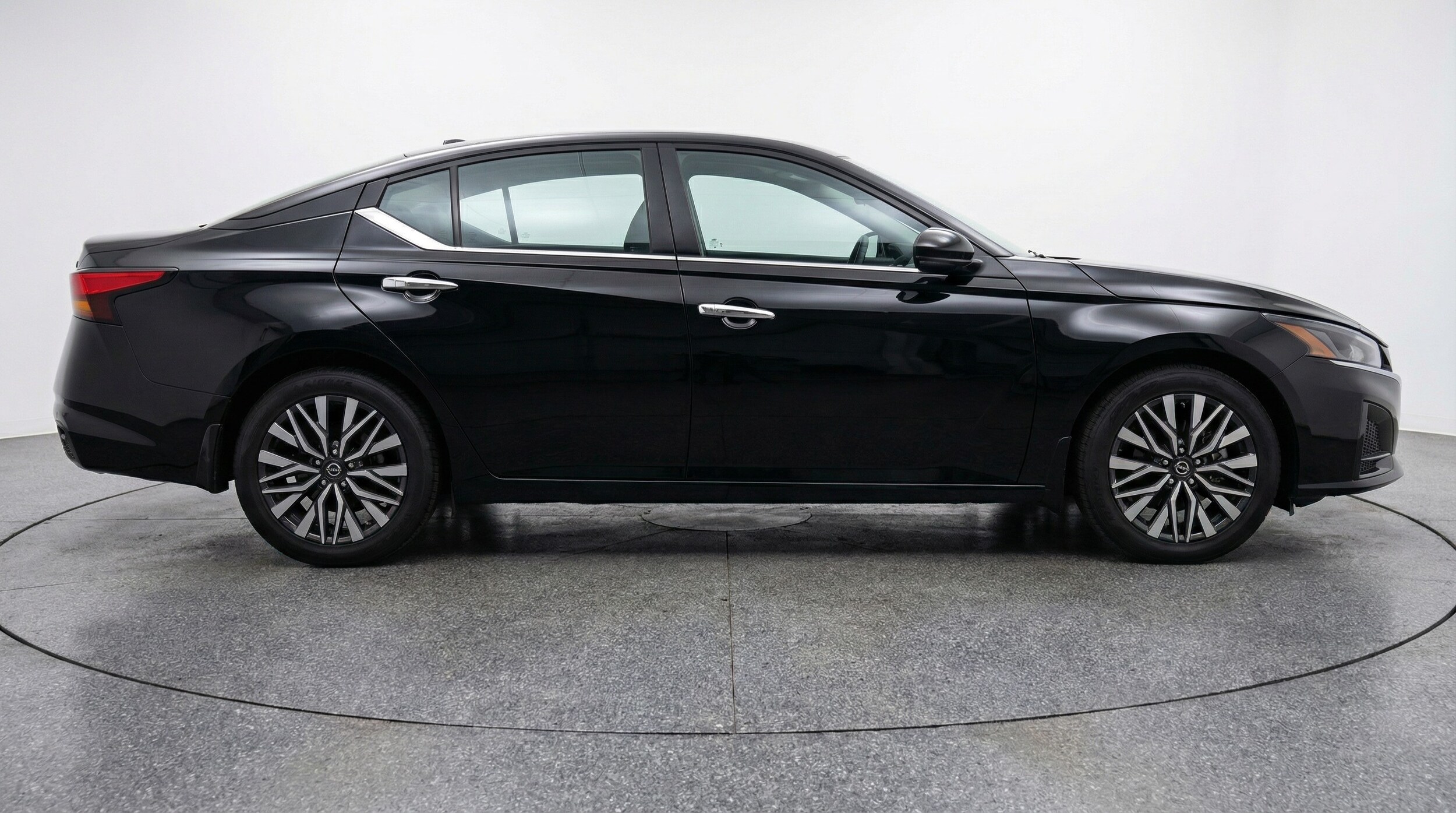 Thumbnail: 2025 Nissan Altima - 8