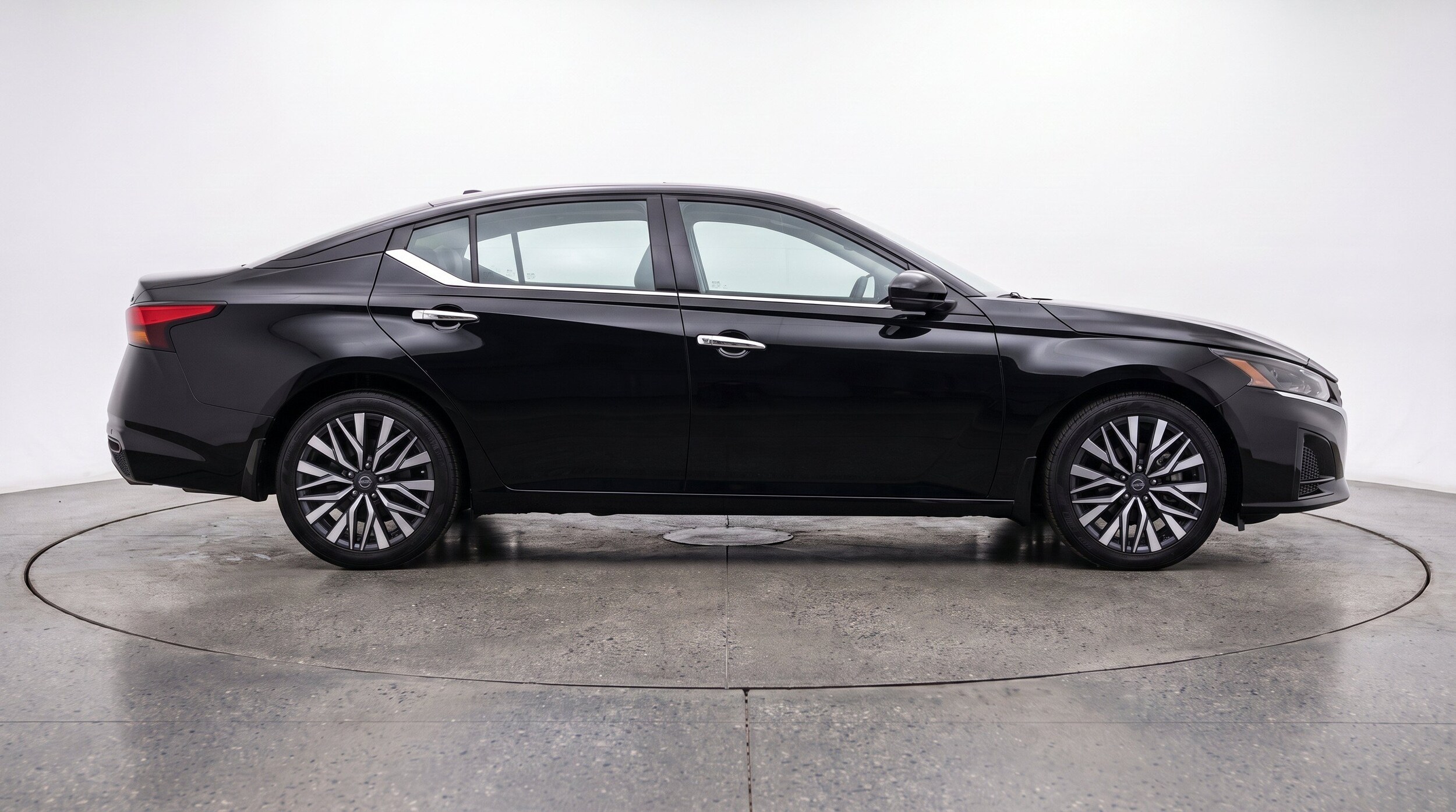 Thumbnail: 2025 Nissan Altima - 11