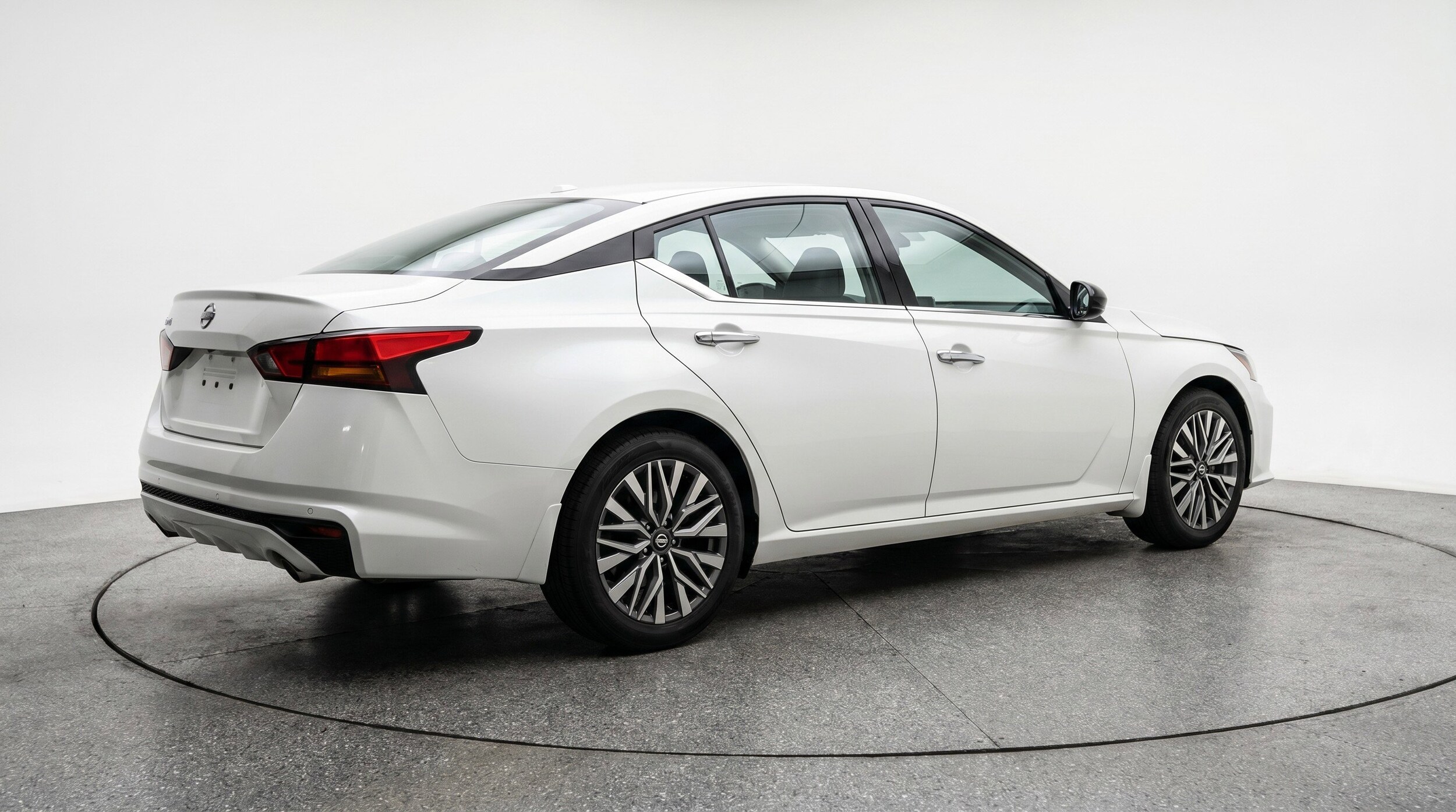 Thumbnail: 2025 Nissan Altima - 9