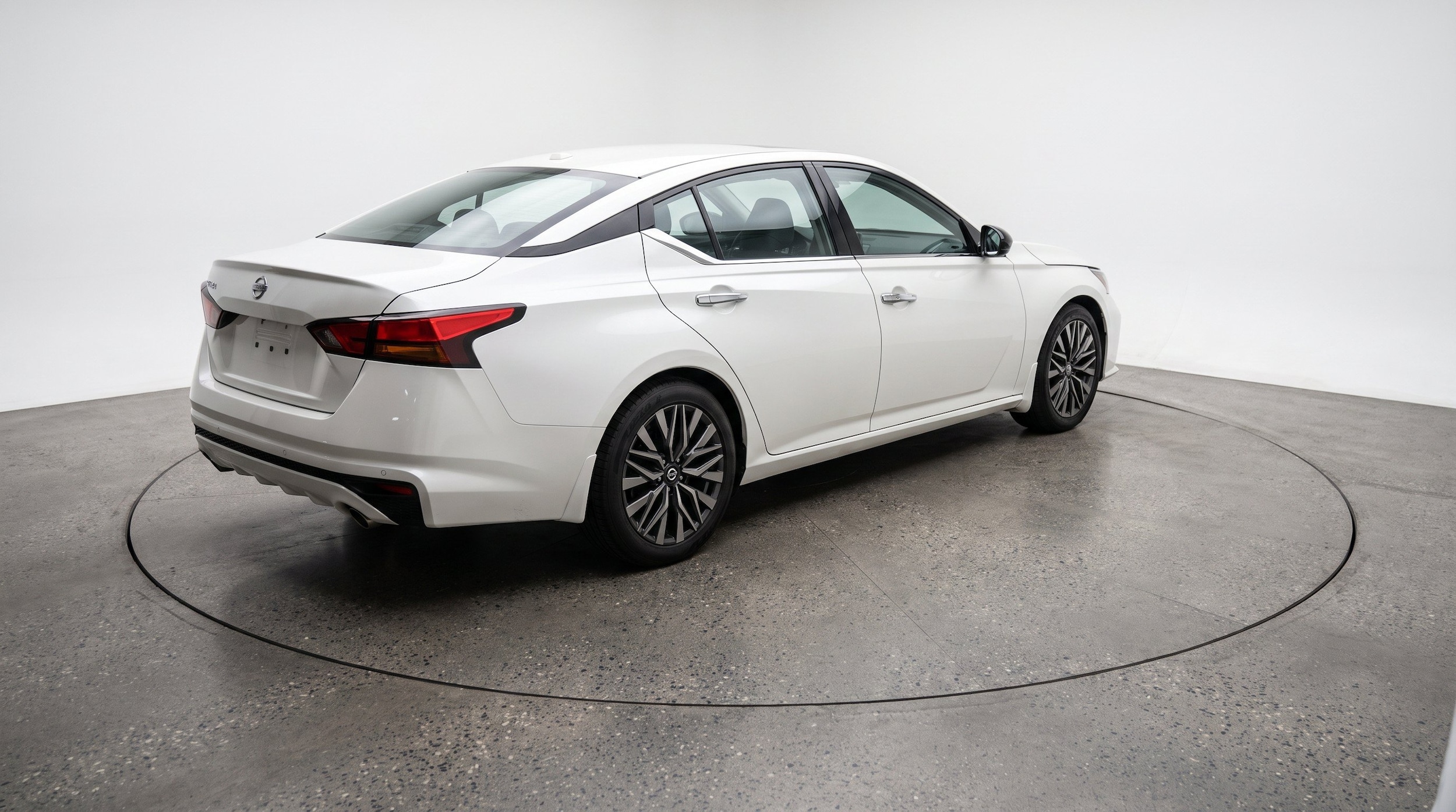 Thumbnail: 2025 Nissan Altima - 9