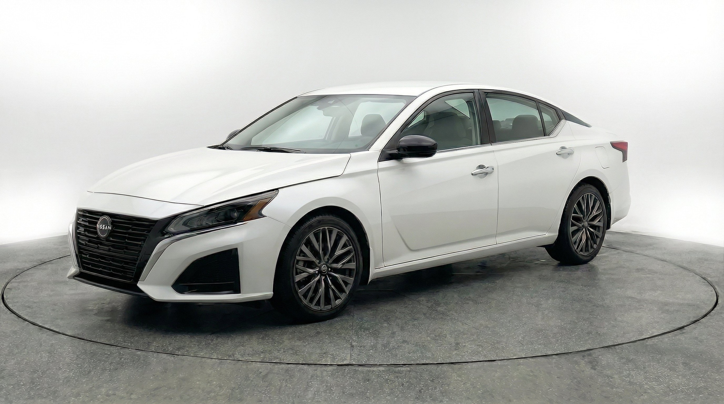 Thumbnail: 2025 Nissan Altima - 3