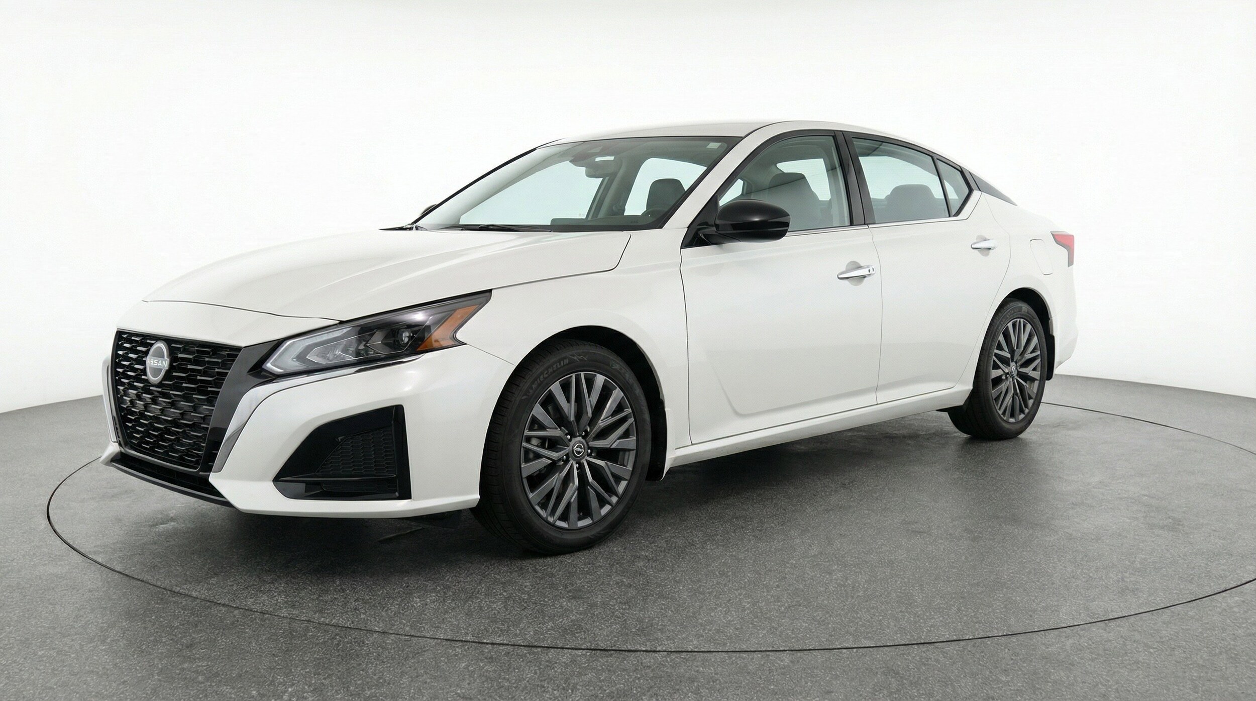 Thumbnail: 2025 Nissan Altima - 3