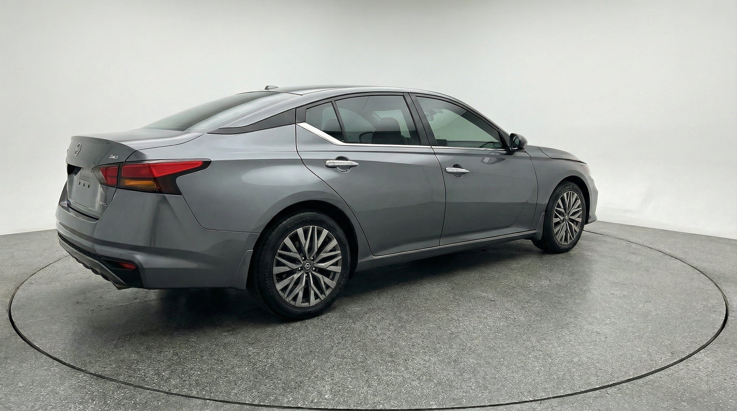 Thumbnail: 2025 Nissan Altima - 9