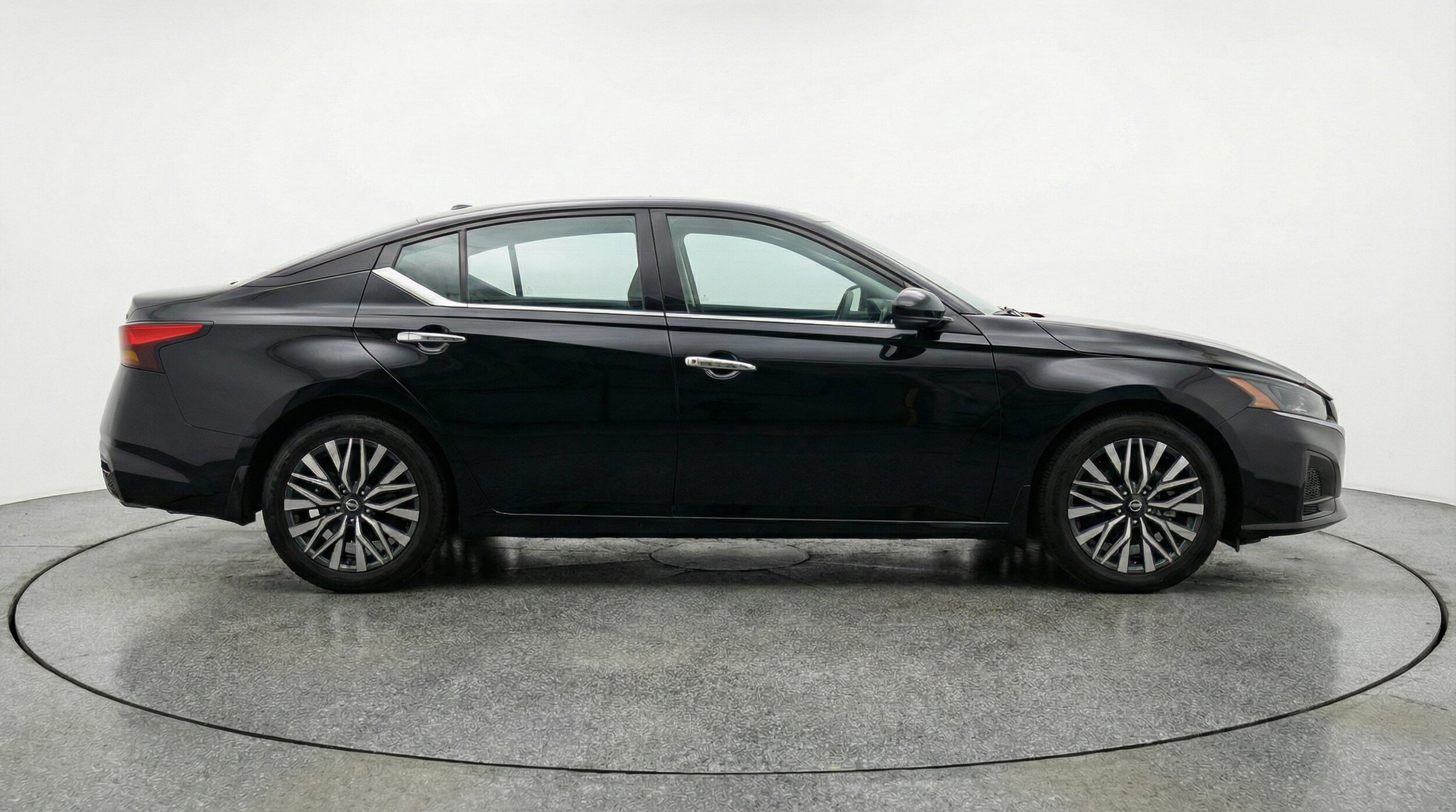 Thumbnail: 2025 Nissan Altima - 8