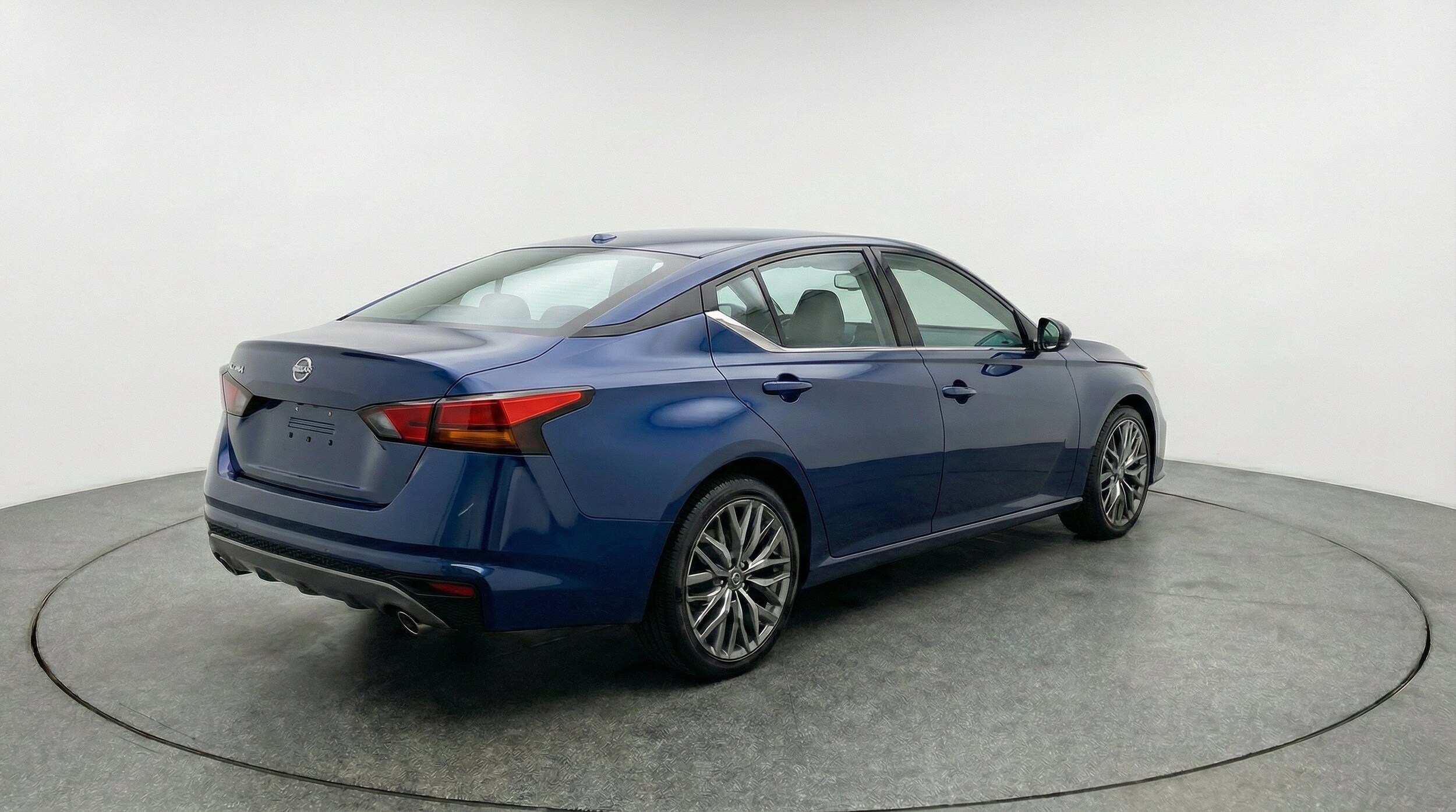 Thumbnail: 2025 Nissan Altima - 9