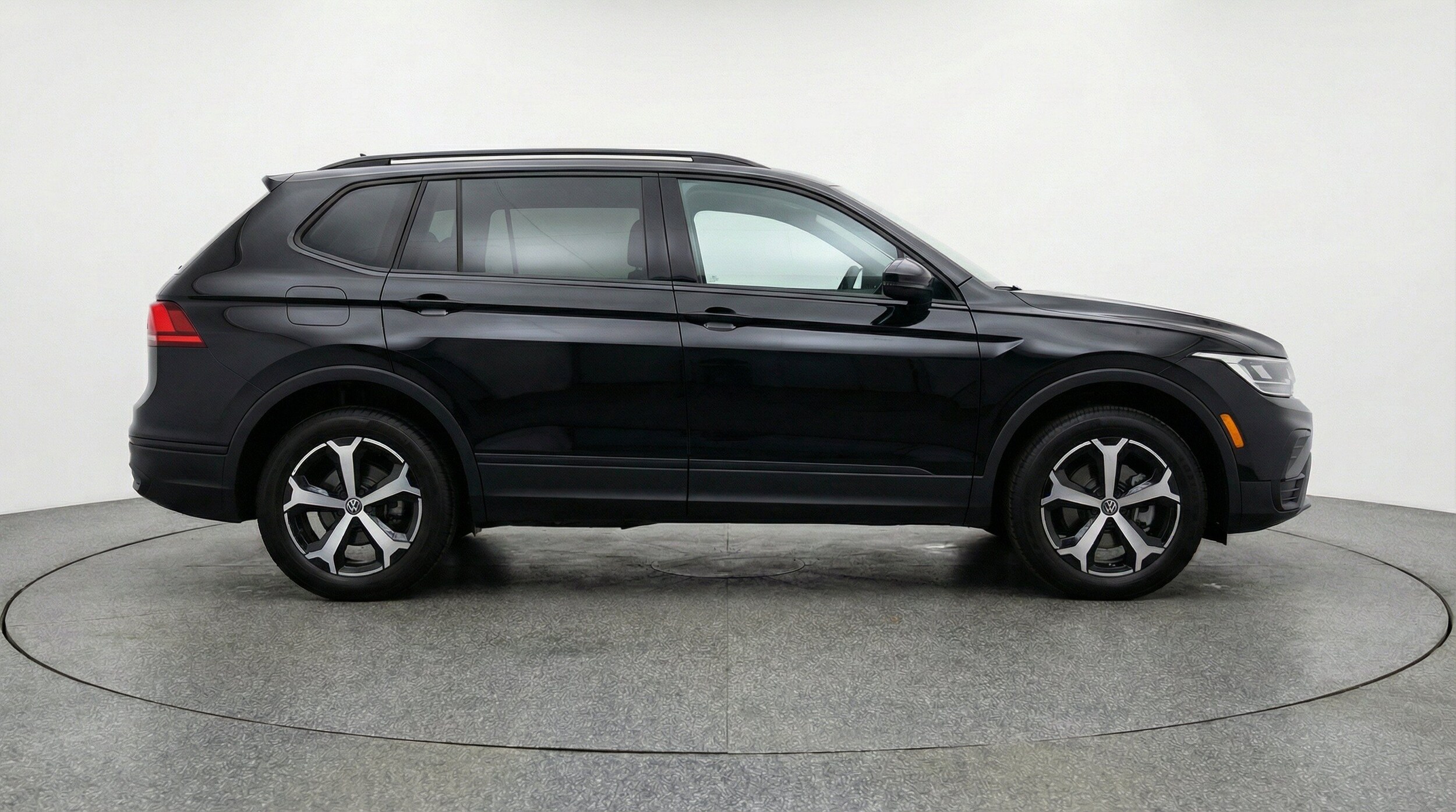 Thumbnail: 2026 Volkswagen Tiguan - 11