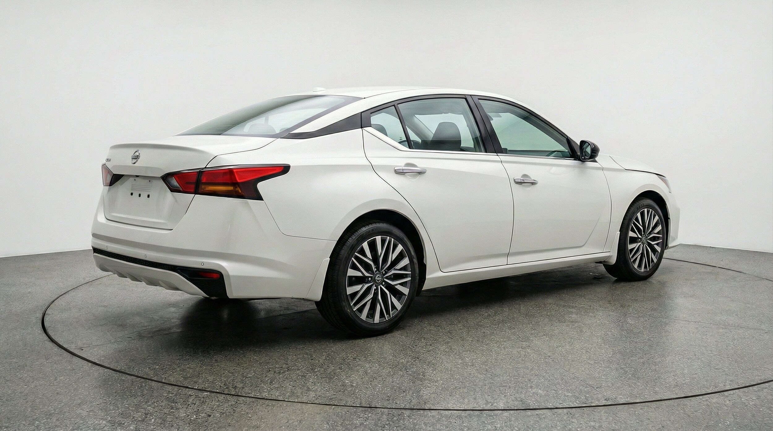 Thumbnail: 2025 Nissan Altima - 9