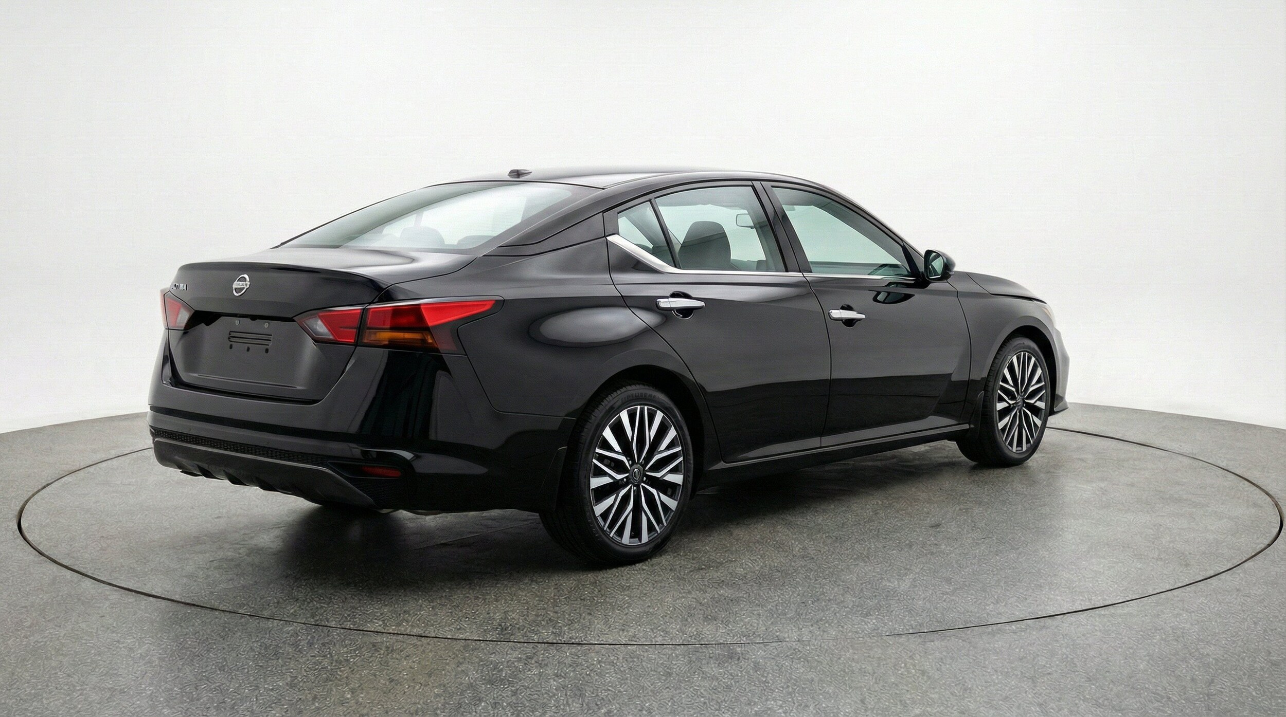 Thumbnail: 2025 Nissan Altima - 9