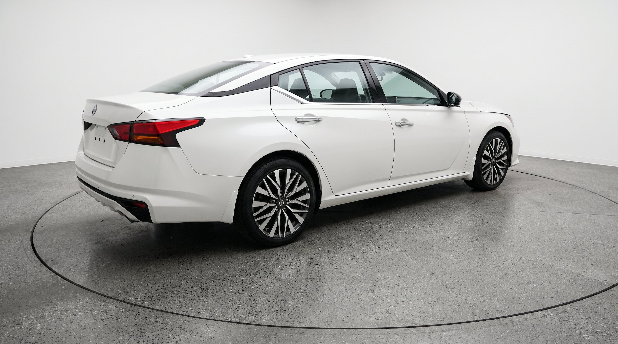 Thumbnail: 2025 Nissan Altima - 9