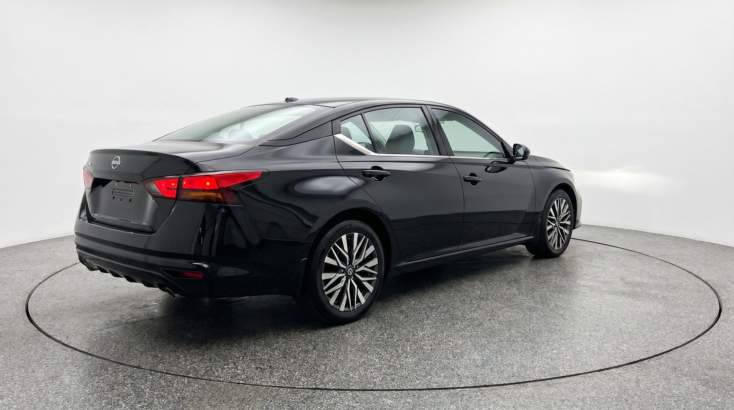 Thumbnail: 2025 Nissan Altima - 9