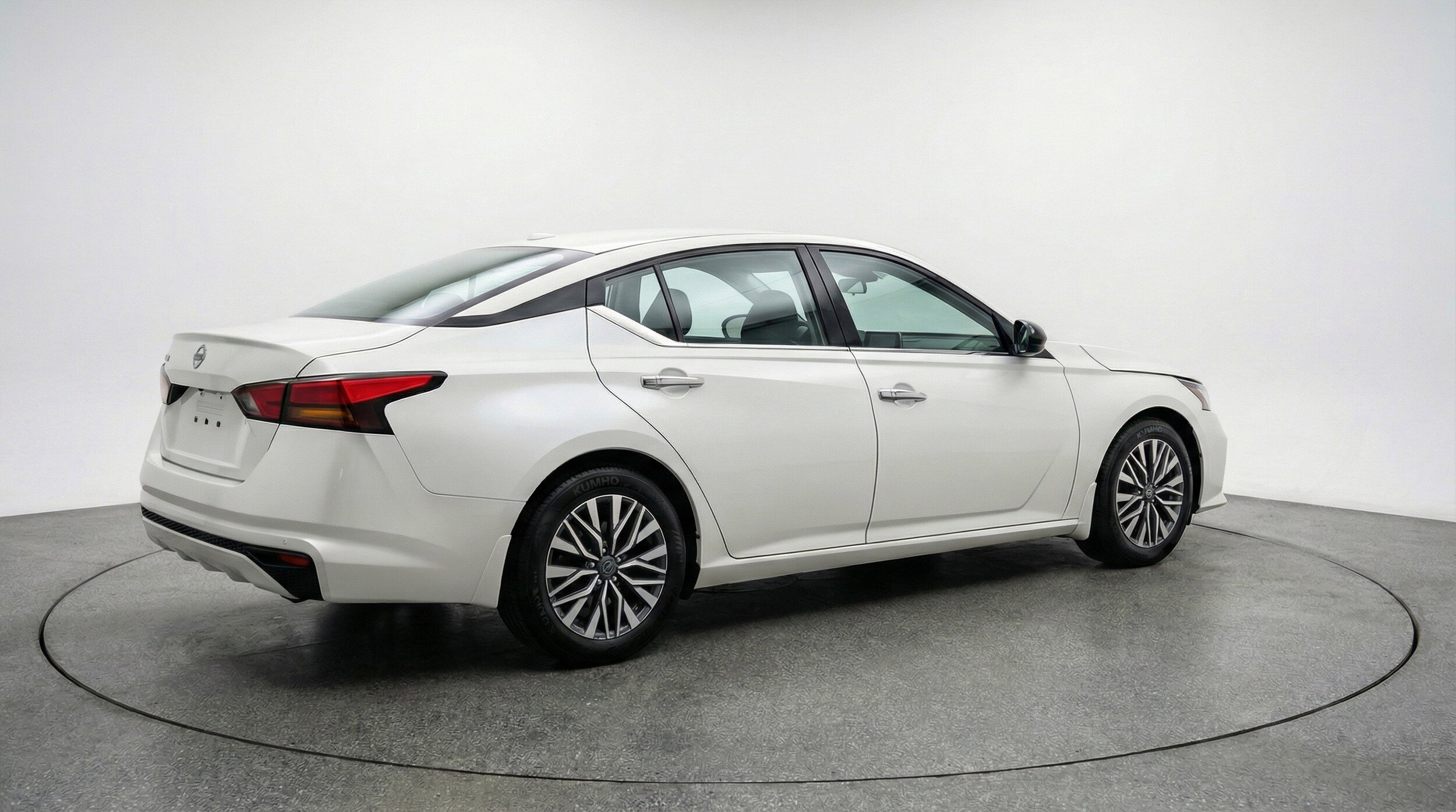 Thumbnail: 2025 Nissan Altima - 9