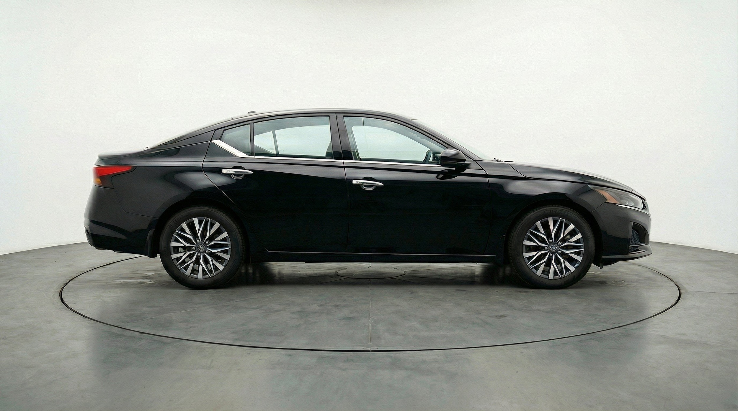 Thumbnail: 2025 Nissan Altima - 11