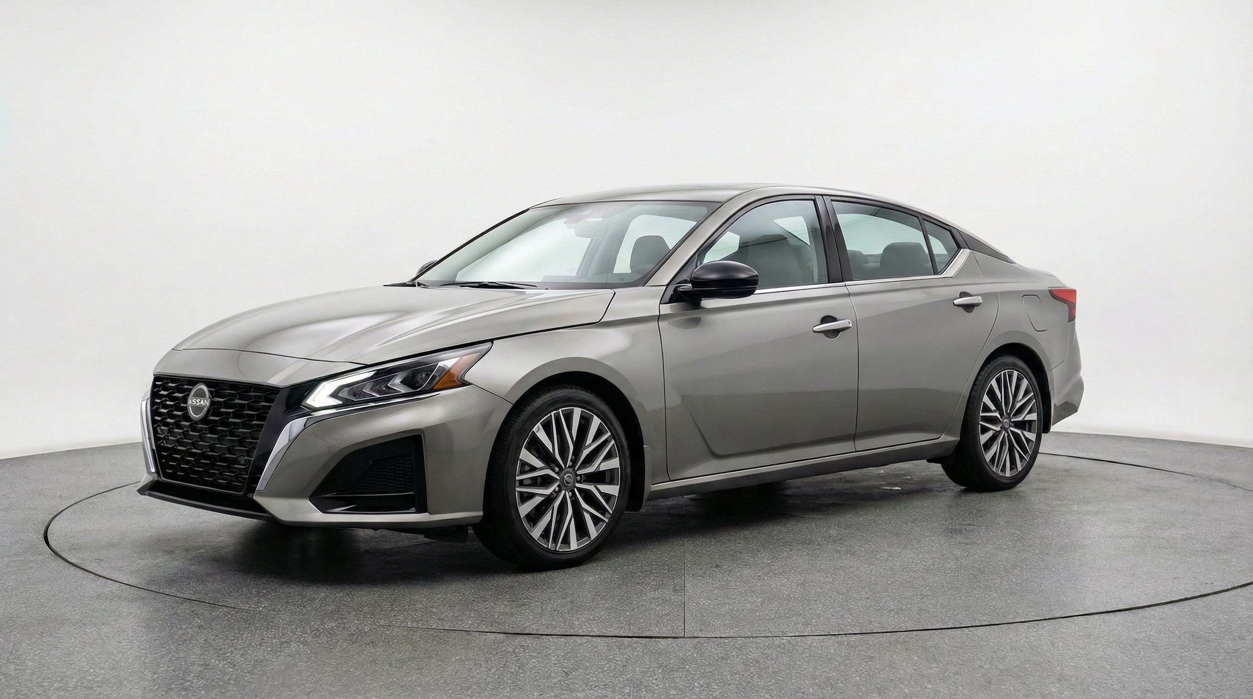 Thumbnail: 2025 Nissan Altima - 3
