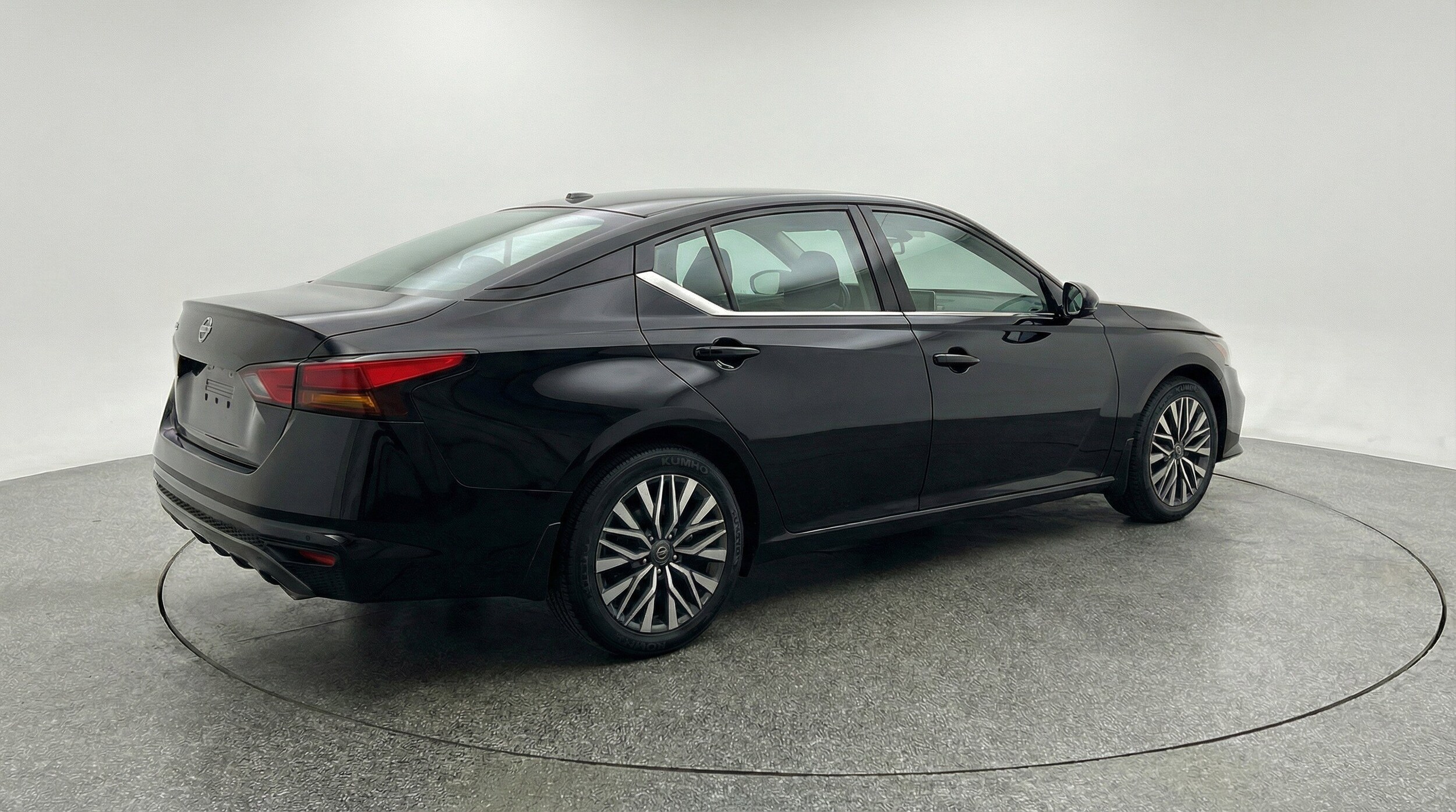 Thumbnail: 2025 Nissan Altima - 9