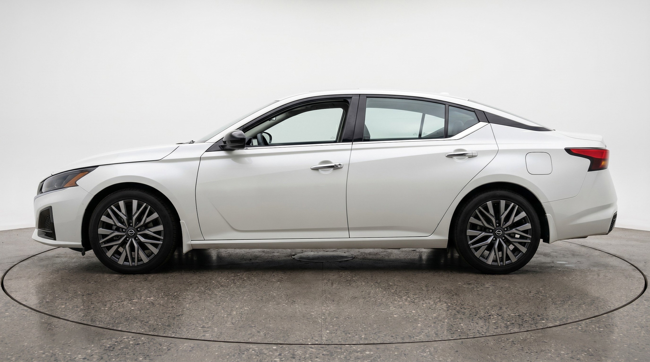 Thumbnail: 2025 Nissan Altima - 5
