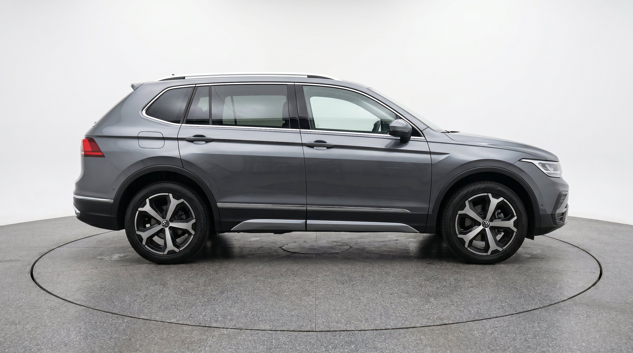 Thumbnail: 2026 Volkswagen Tiguan - 10