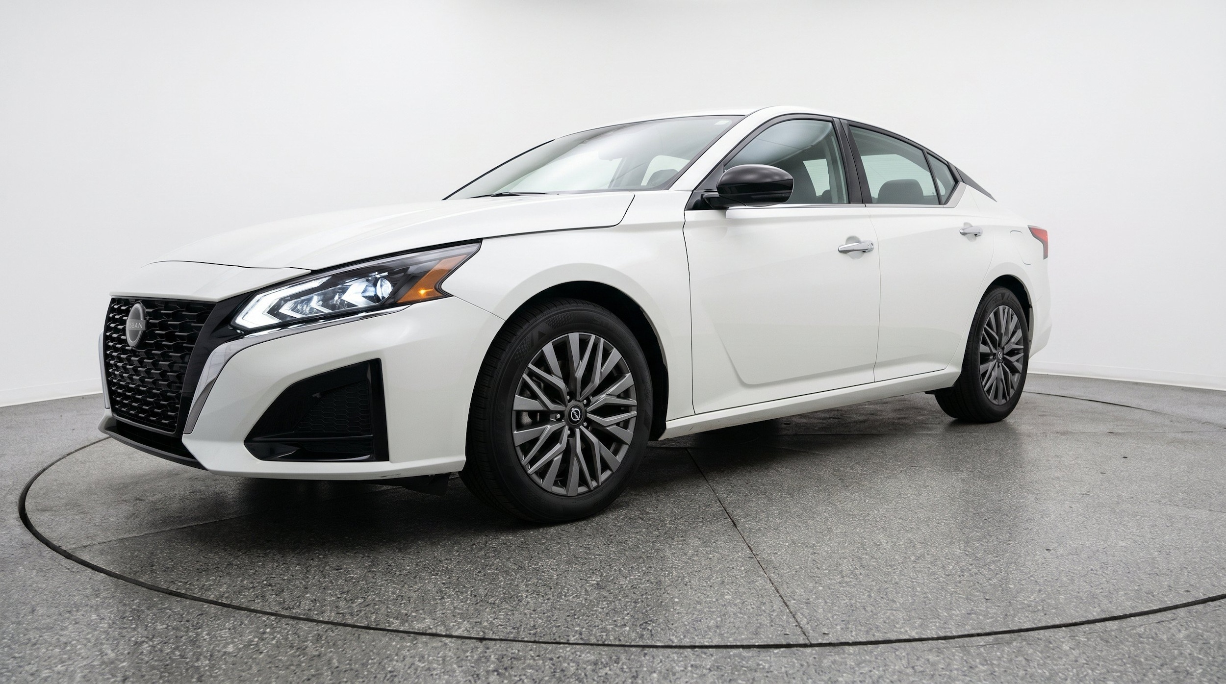 Thumbnail: 2025 Nissan Altima - 3