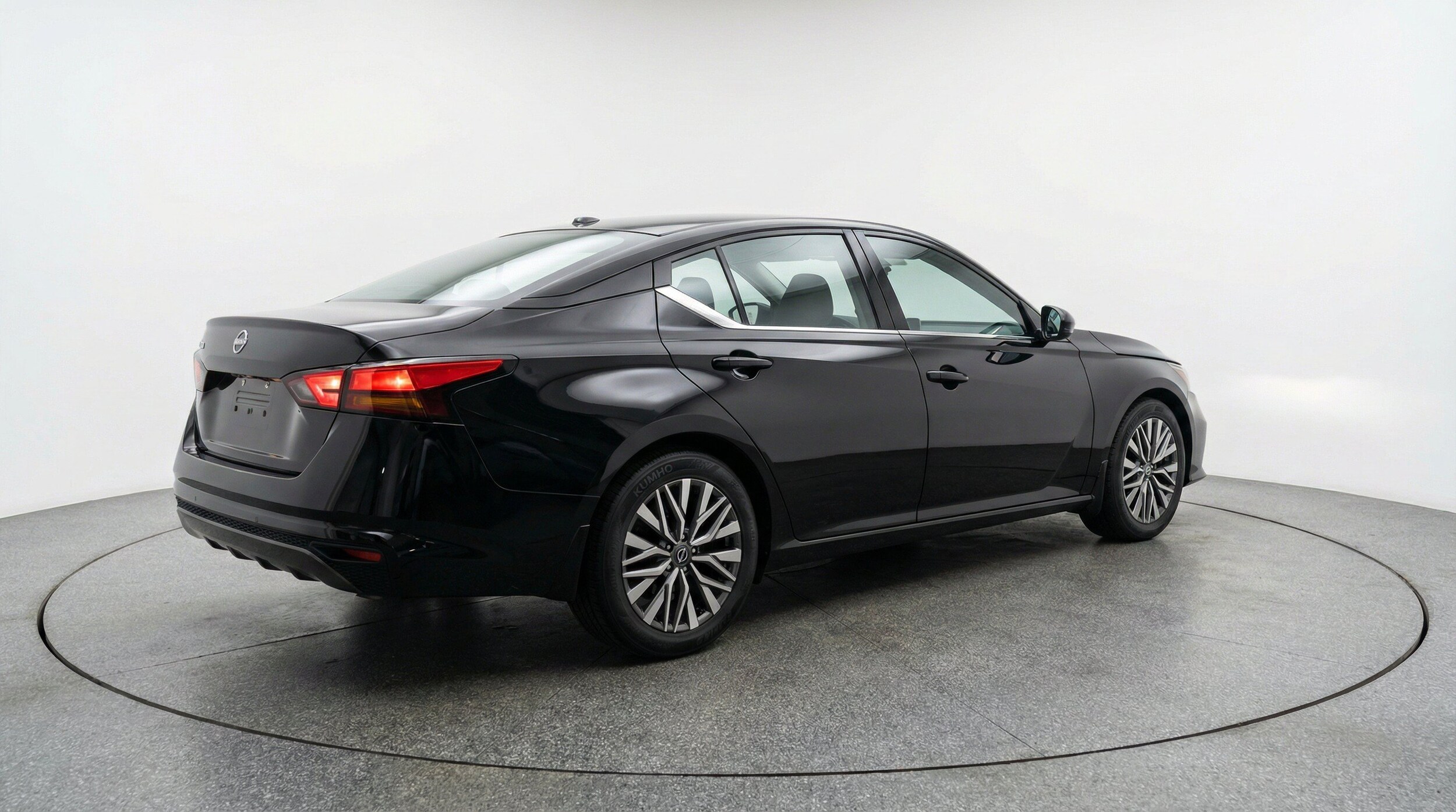 Thumbnail: 2025 Nissan Altima - 9