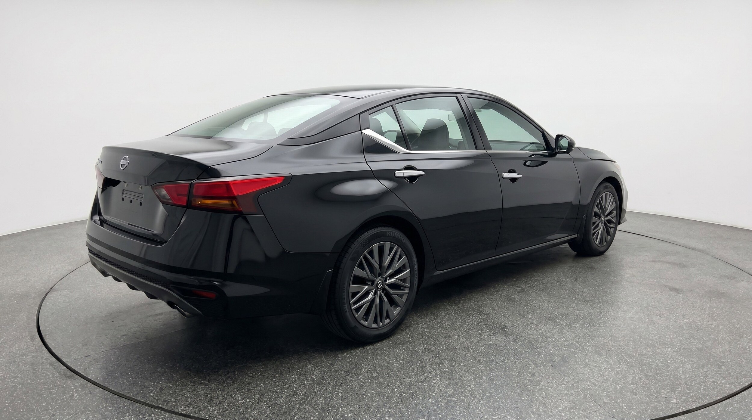 Thumbnail: 2025 Nissan Altima - 9