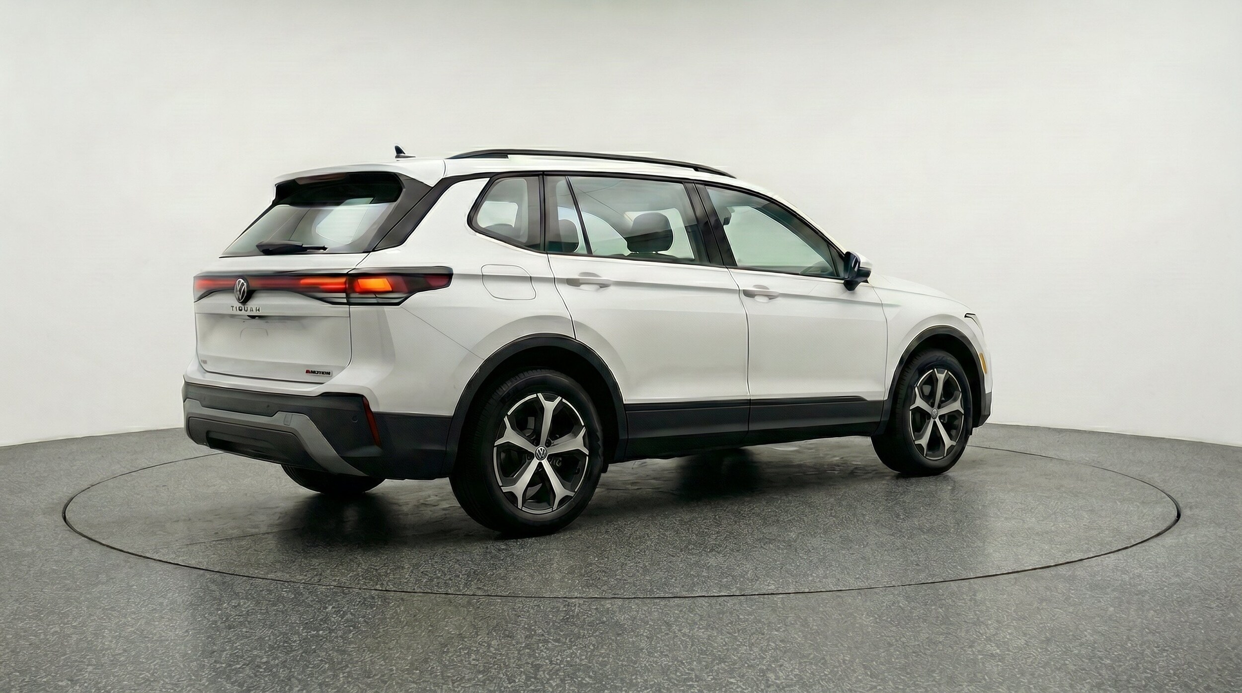 Thumbnail: 2026 Volkswagen Tiguan - 9