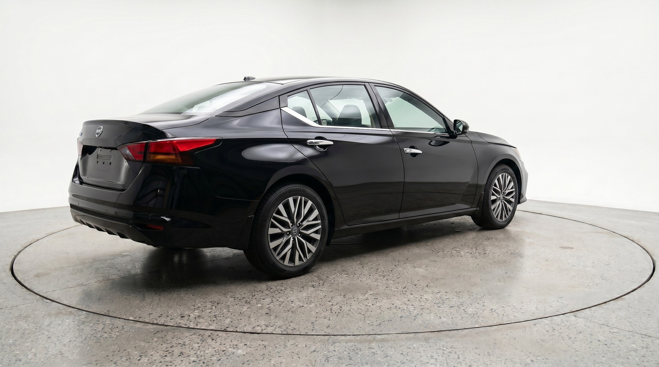 Thumbnail: 2025 Nissan Altima - 9