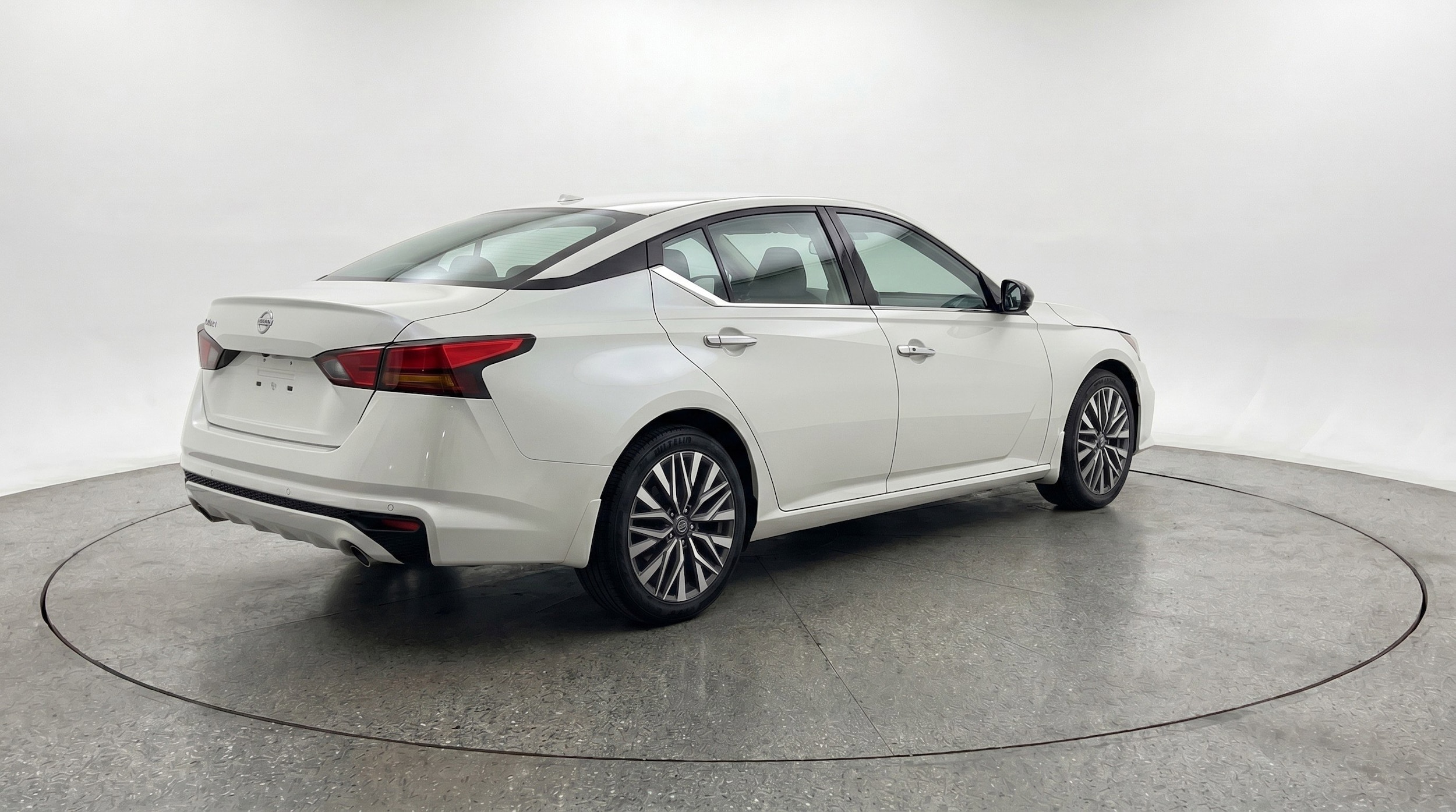 Thumbnail: 2025 Nissan Altima - 9