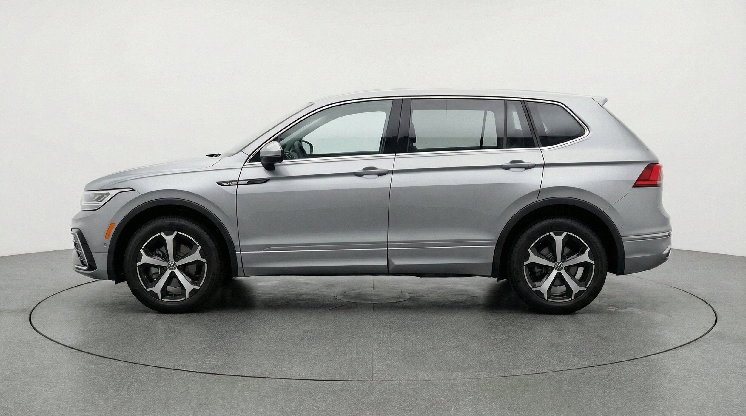 Thumbnail: 2026 Volkswagen Tiguan - 5