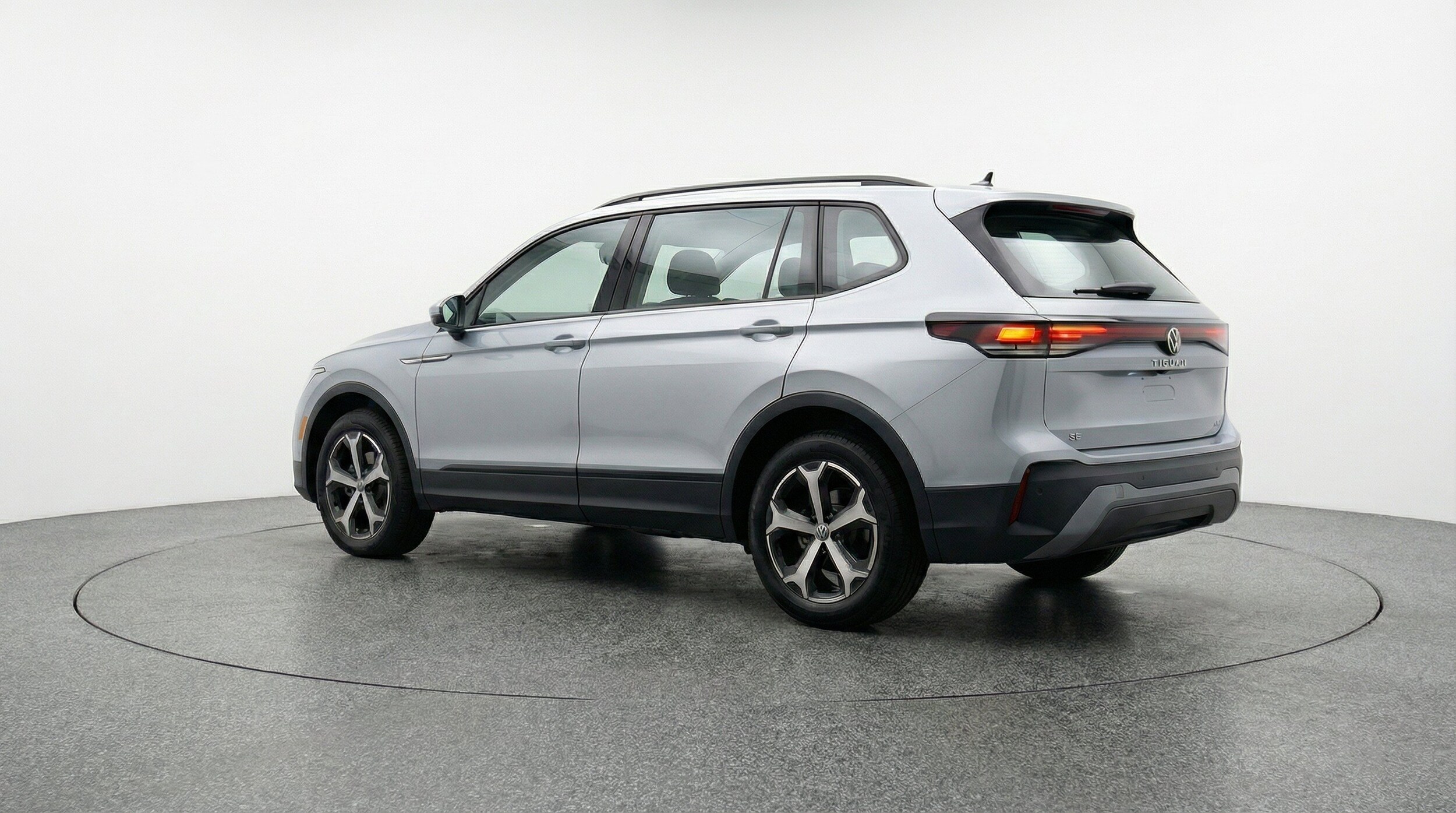 Thumbnail: 2026 Volkswagen Tiguan - 6