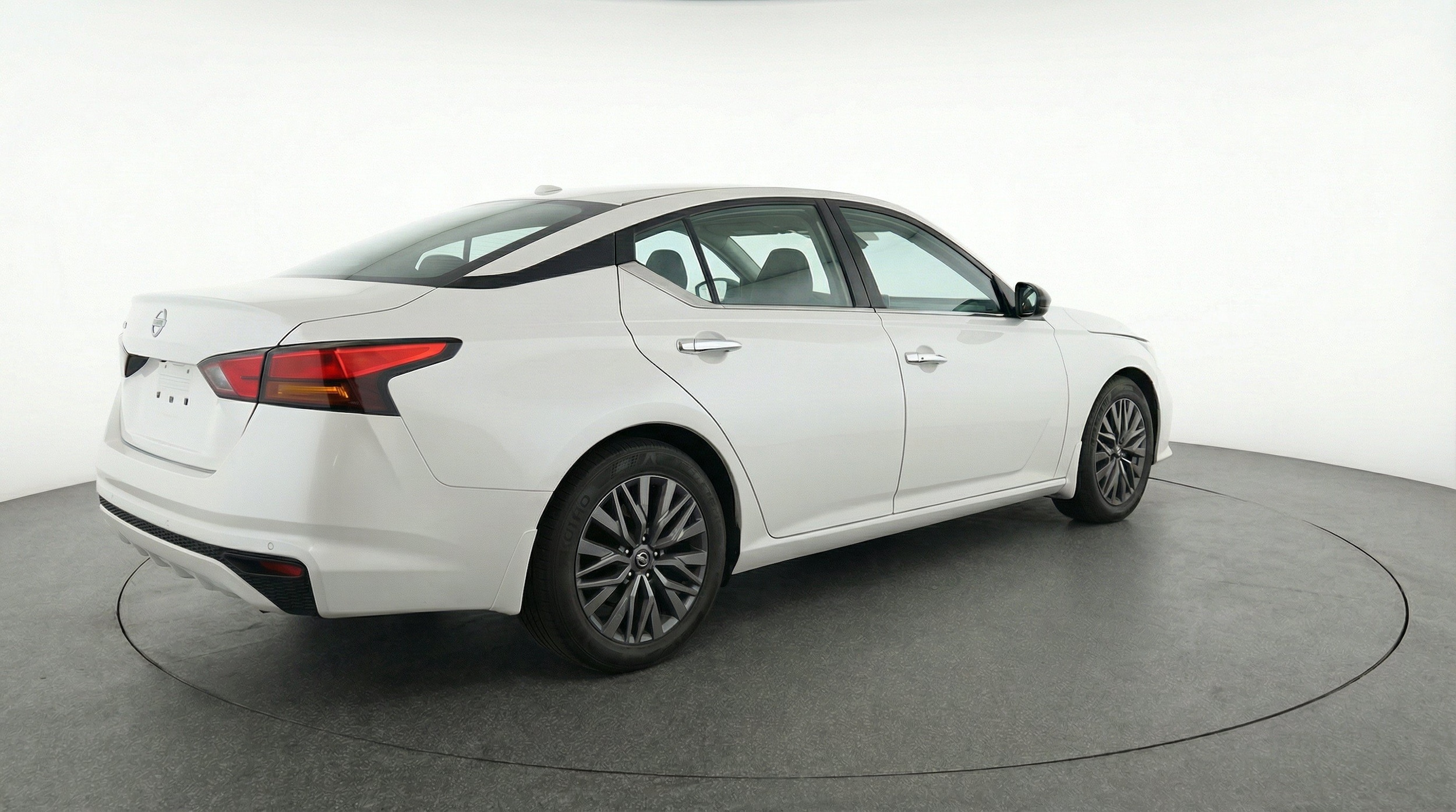 Thumbnail: 2025 Nissan Altima - 9