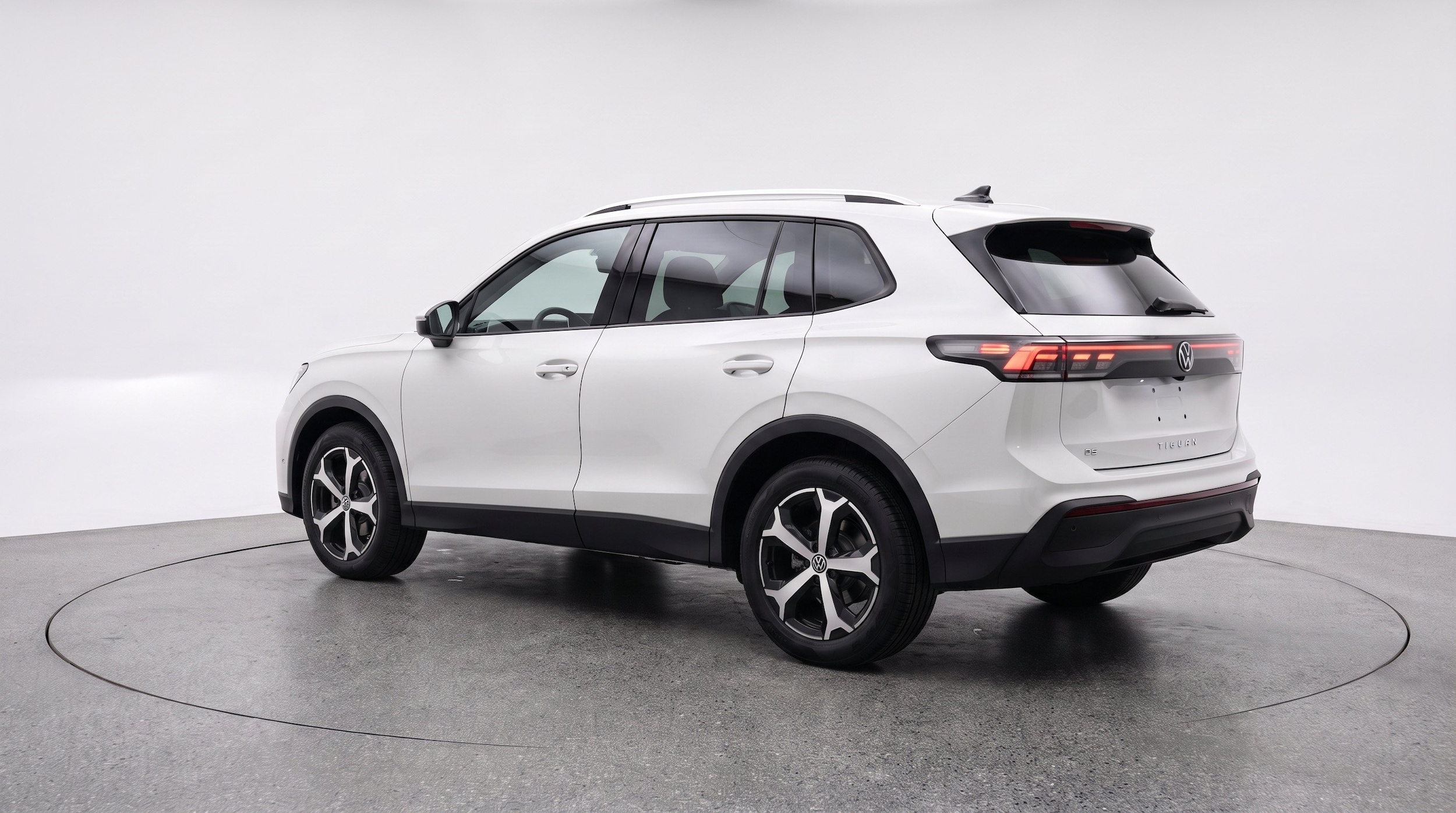 Thumbnail: 2026 Volkswagen Tiguan - 6
