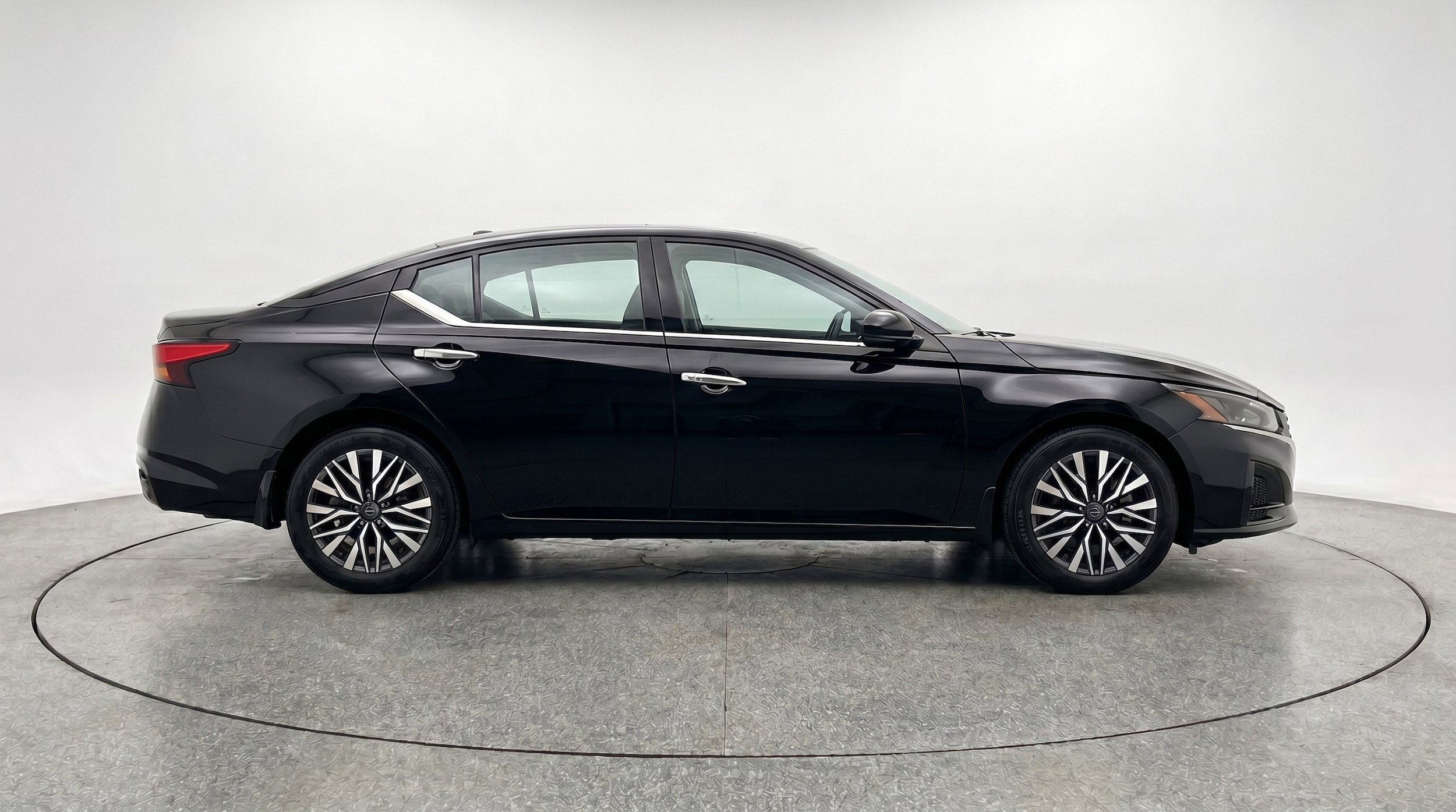 Thumbnail: 2025 Nissan Altima - 11