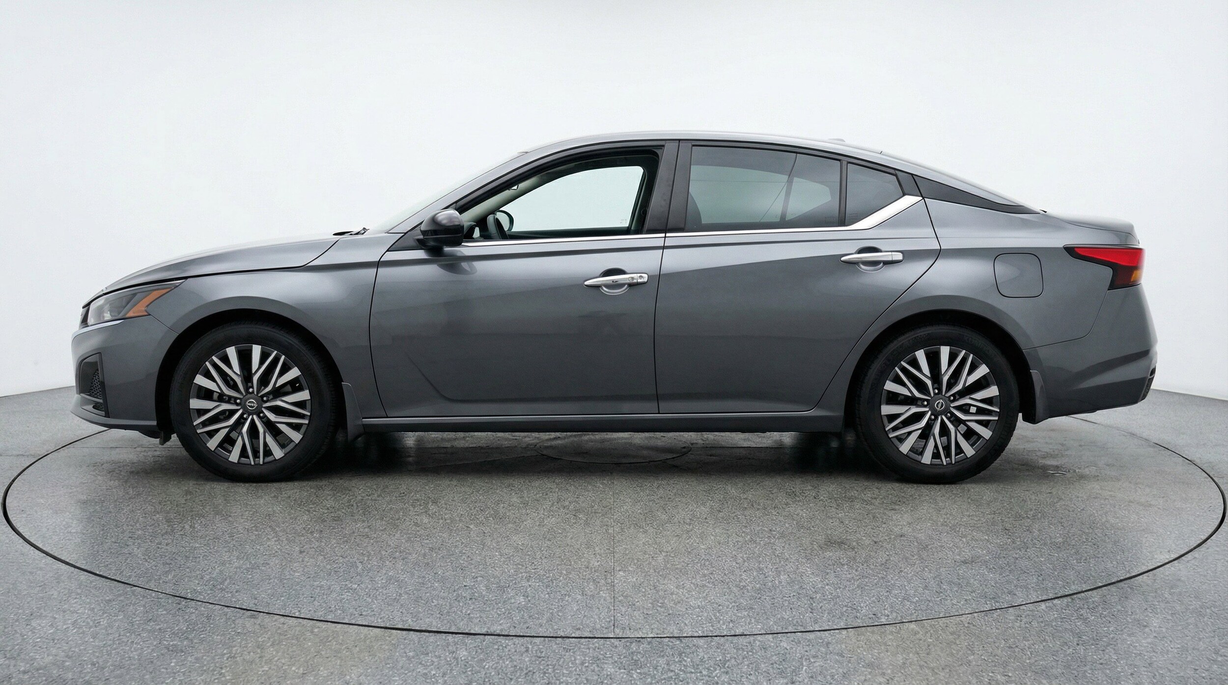 Thumbnail: 2025 Nissan Altima - 5