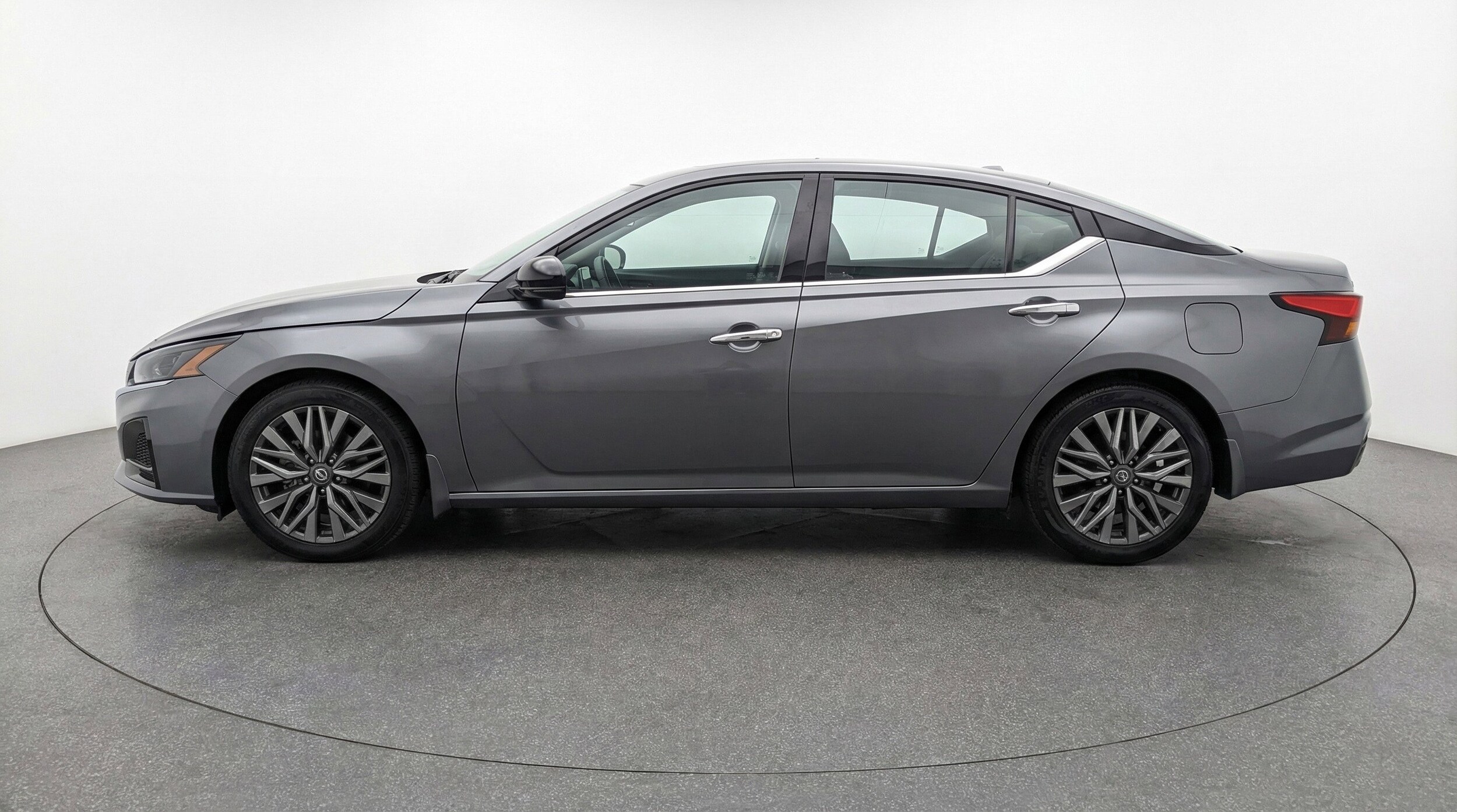 Thumbnail: 2025 Nissan Altima - 5