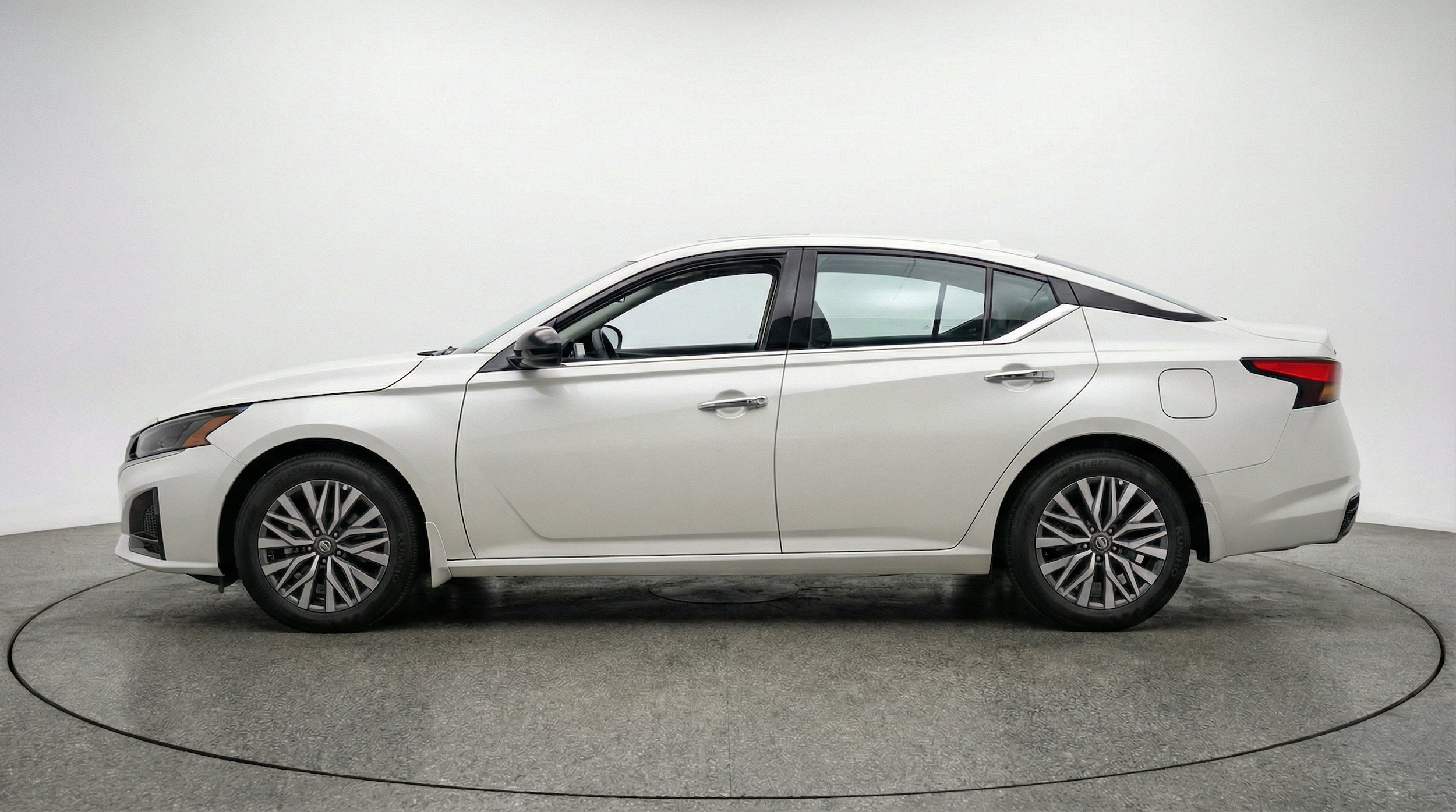Thumbnail: 2025 Nissan Altima - 5