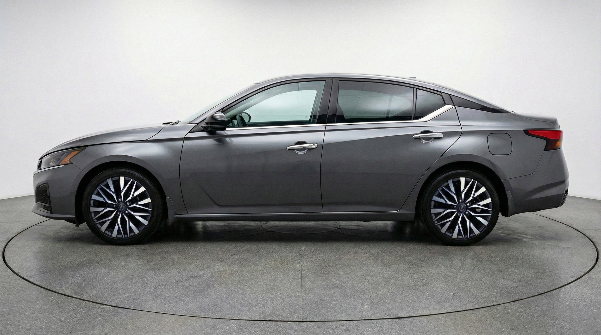 Thumbnail: 2025 Nissan Altima - 5