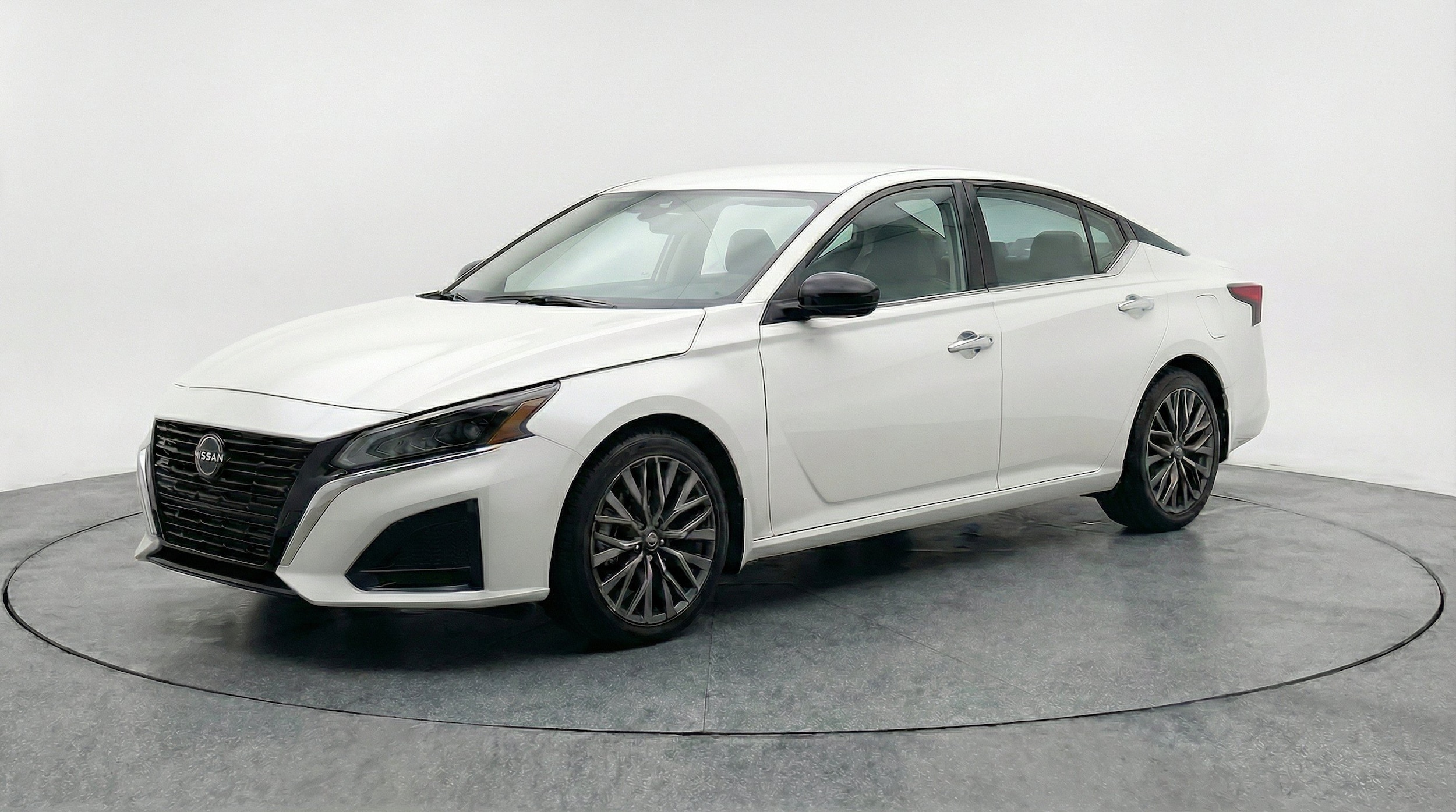Thumbnail: 2025 Nissan Altima - 3