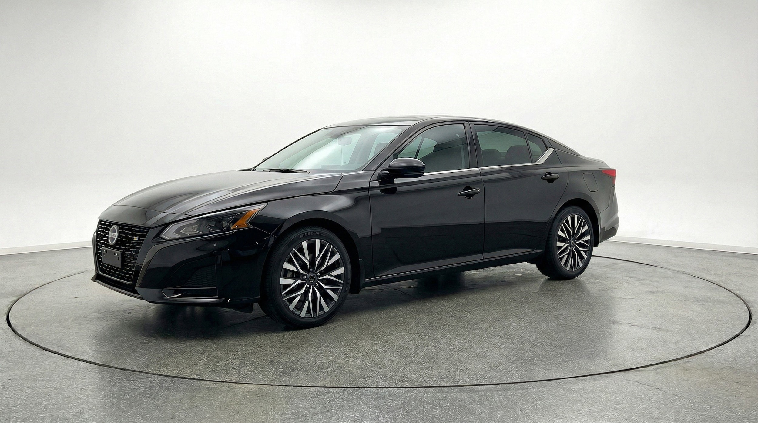 Thumbnail: 2025 Nissan Altima - 3