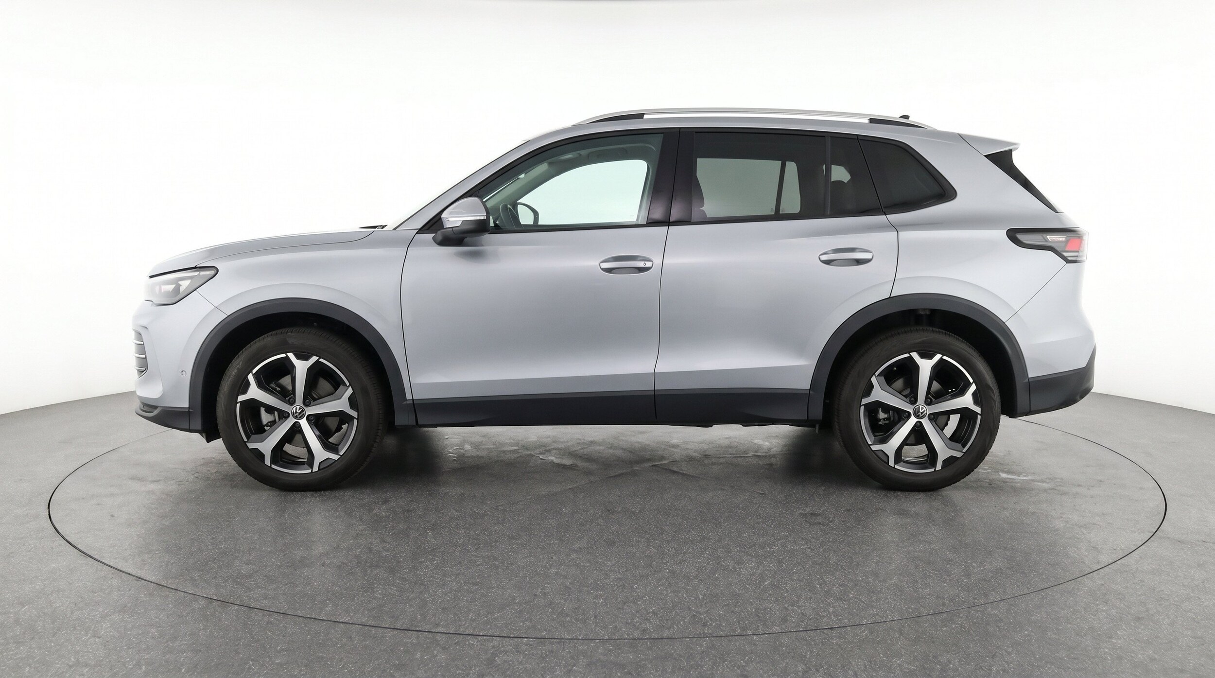 Thumbnail: 2026 Volkswagen Tiguan - 5